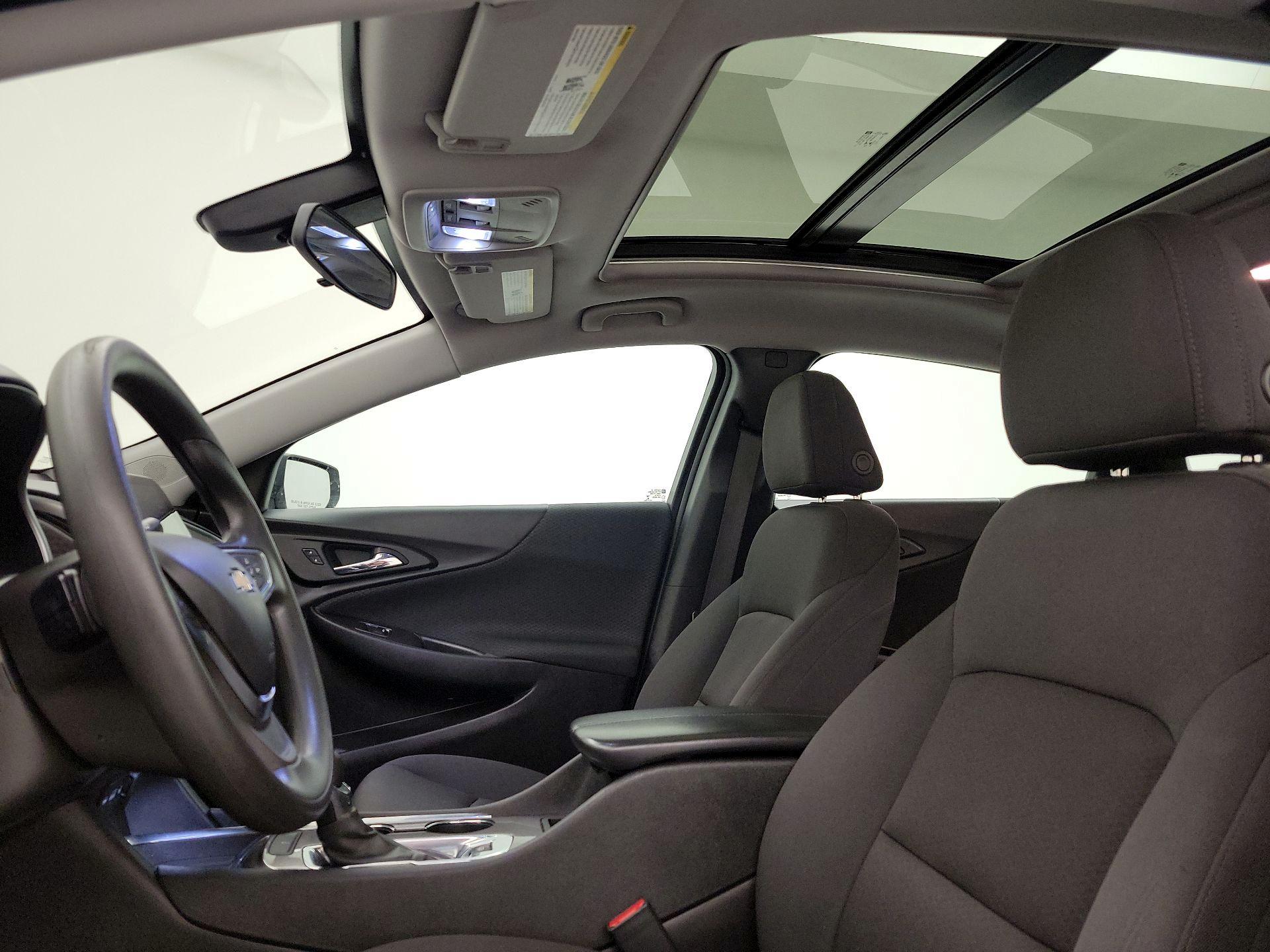 Thumbnail: 2022 Chevrolet Malibu - 18