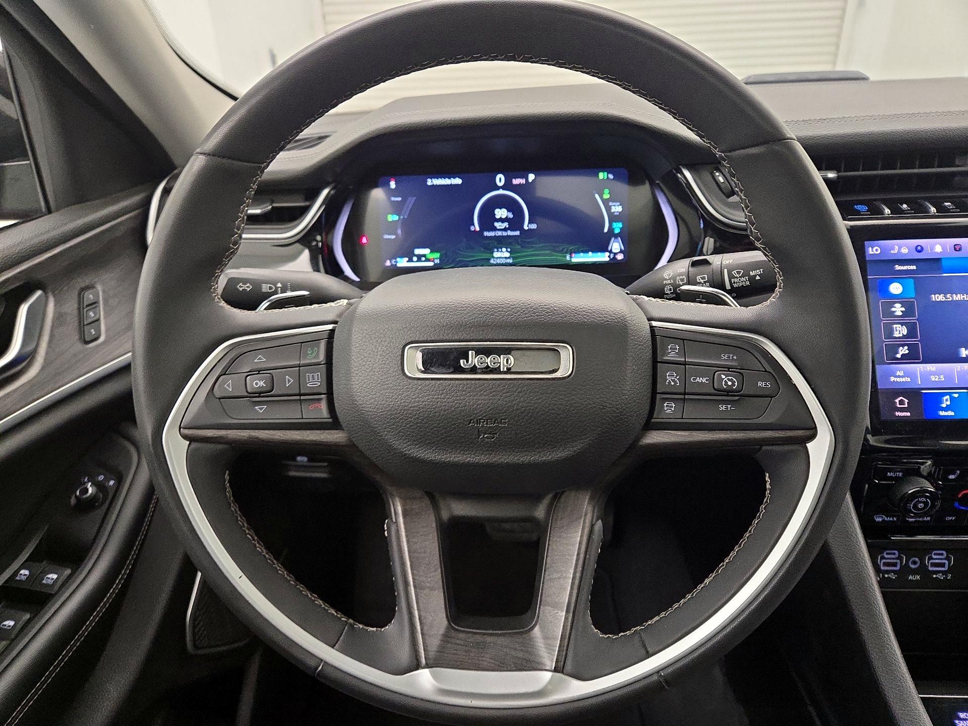 Thumbnail: 2023 Jeep Grand Cherokee - 10