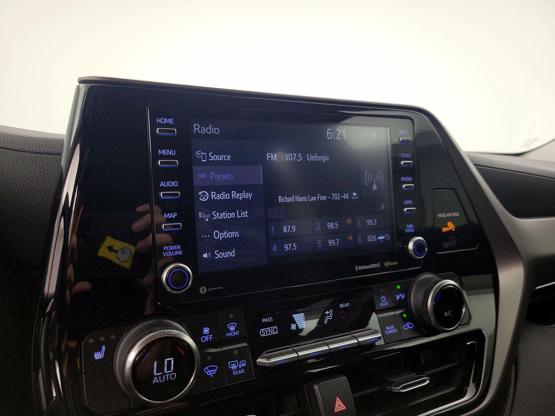 Thumbnail: 2022 Toyota Highlander - 16