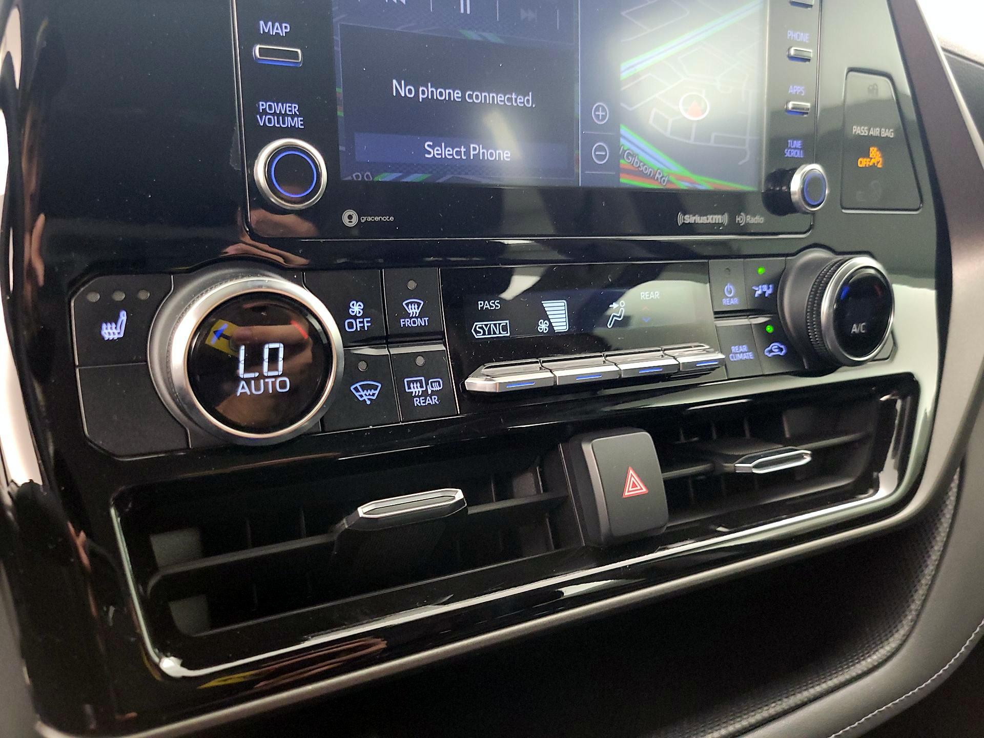 Thumbnail: 2022 Toyota Highlander - 17