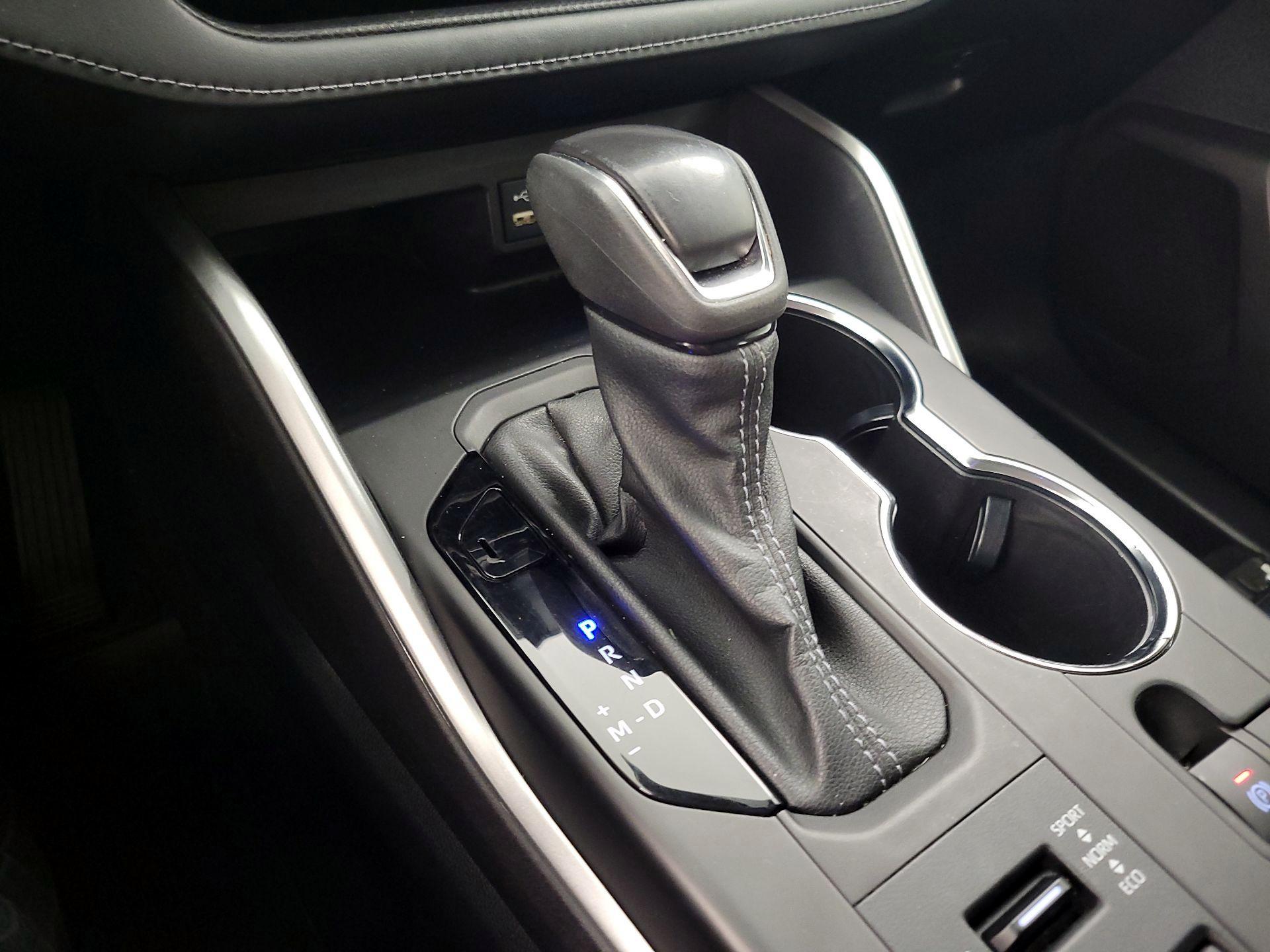 Thumbnail: 2022 Toyota Highlander - 18