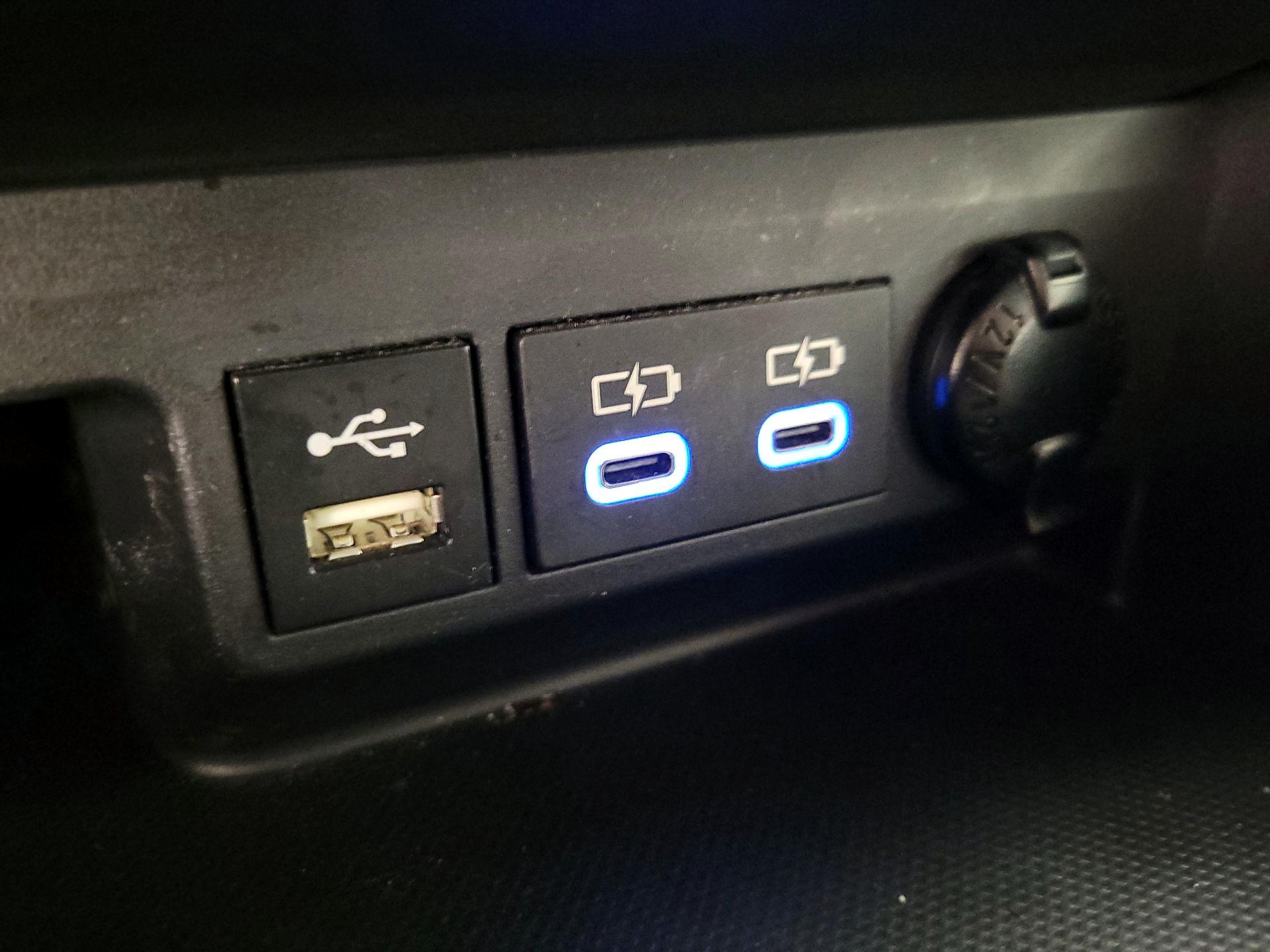 Thumbnail: 2022 Toyota Highlander - 19