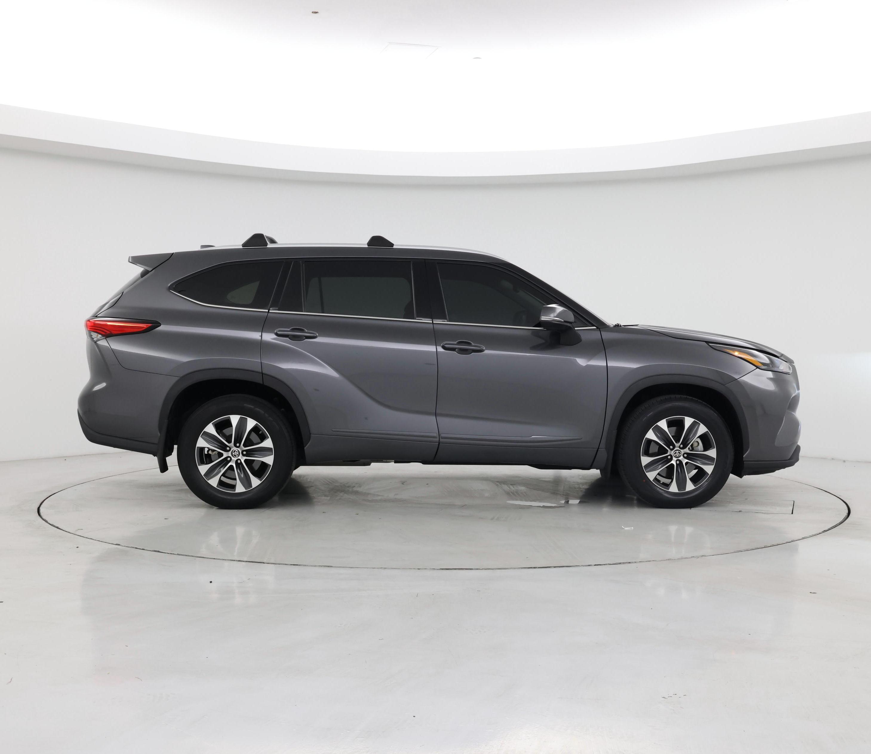Thumbnail: 2022 Toyota Highlander - 7