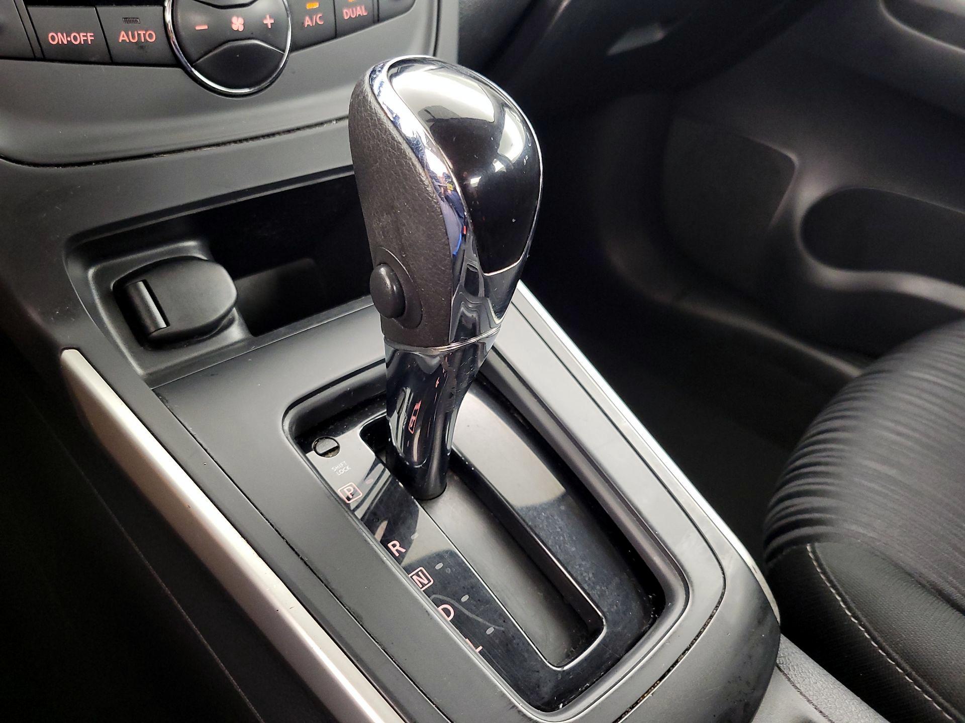 Thumbnail: 2019 Nissan Sentra - 17