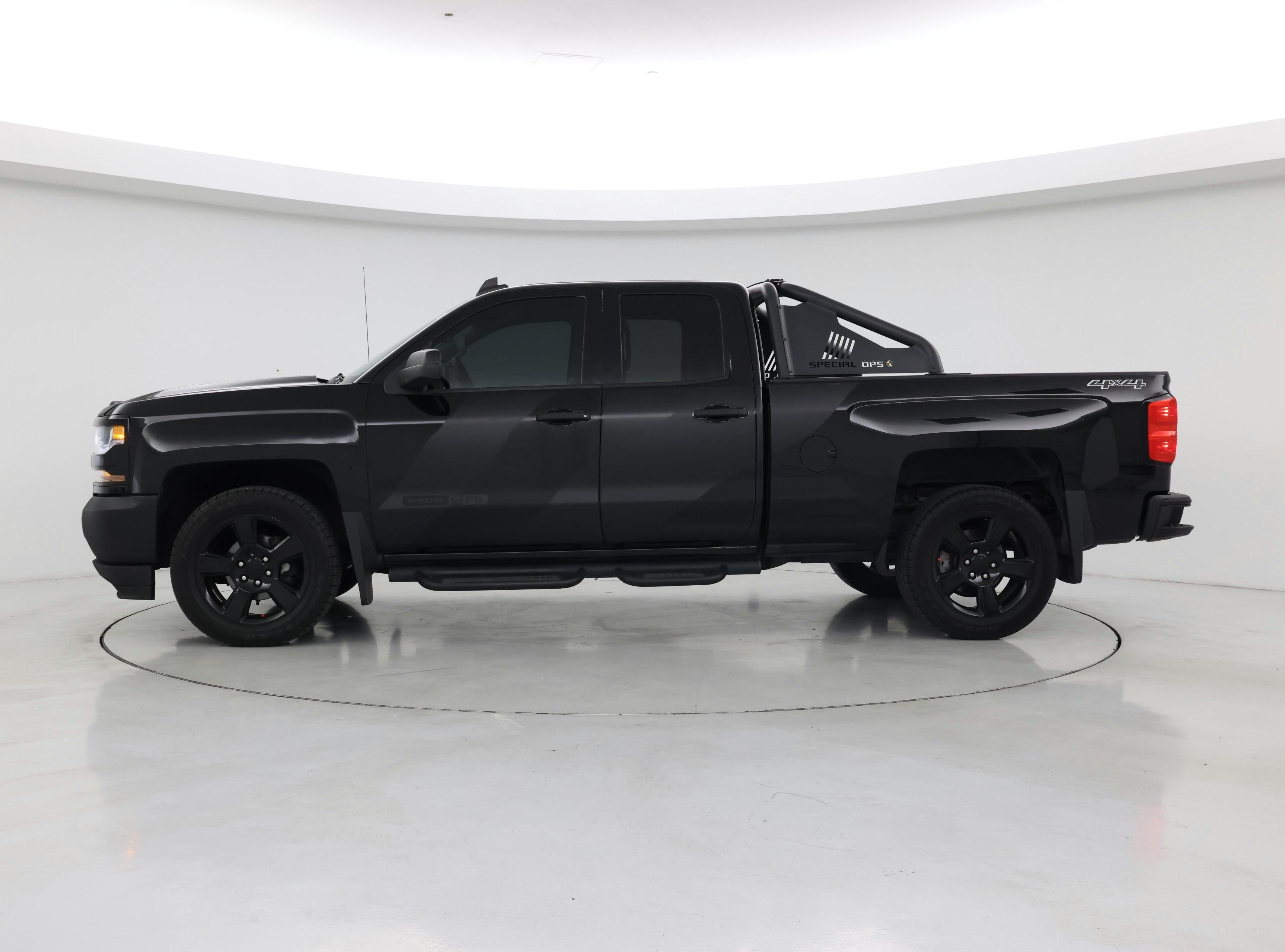 Thumbnail: 2017 Chevrolet Silverado 1500 - 3