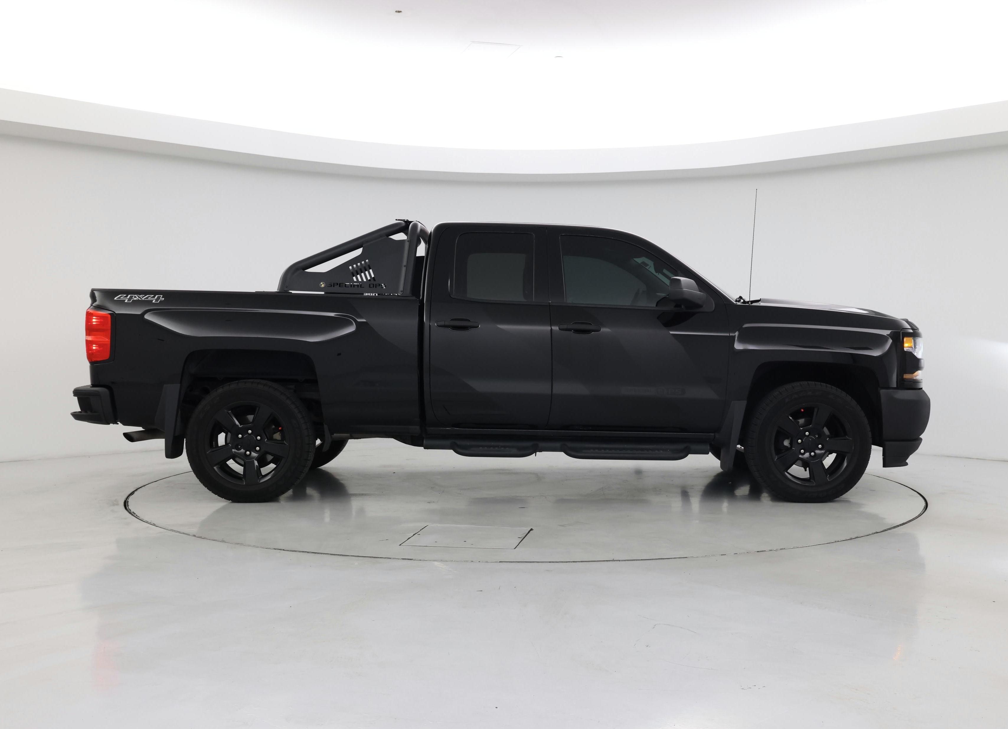 Thumbnail: 2017 Chevrolet Silverado 1500 - 7