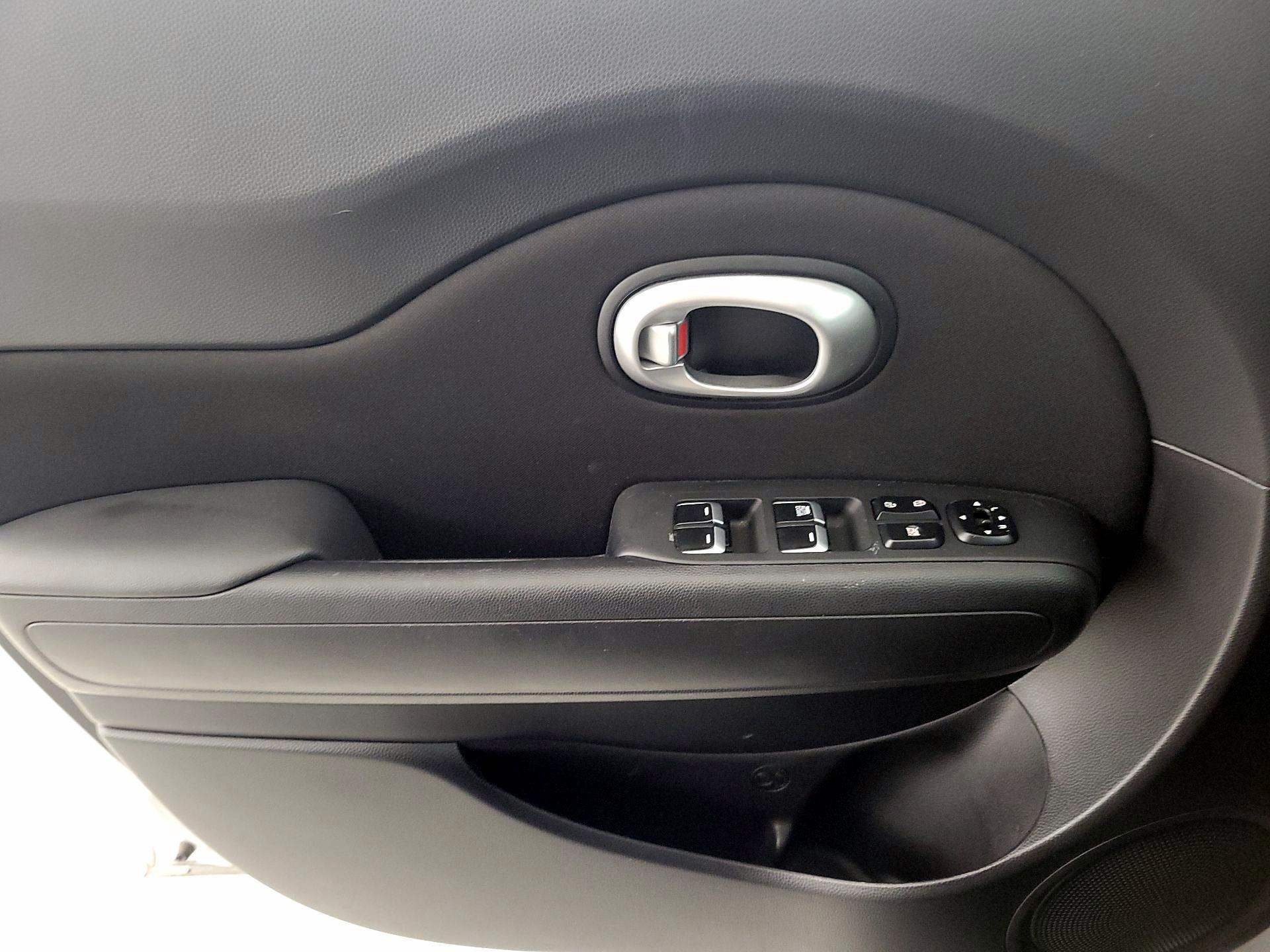 Thumbnail: 2019 Kia Soul - 12