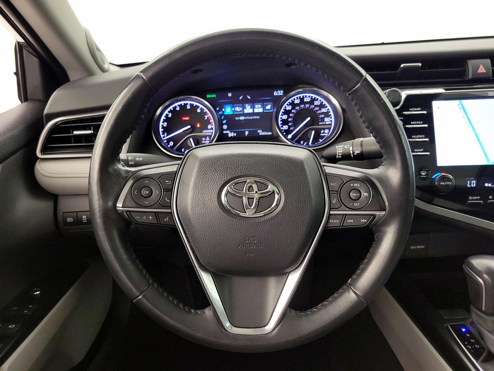Thumbnail: 2020 Toyota Camry - 10