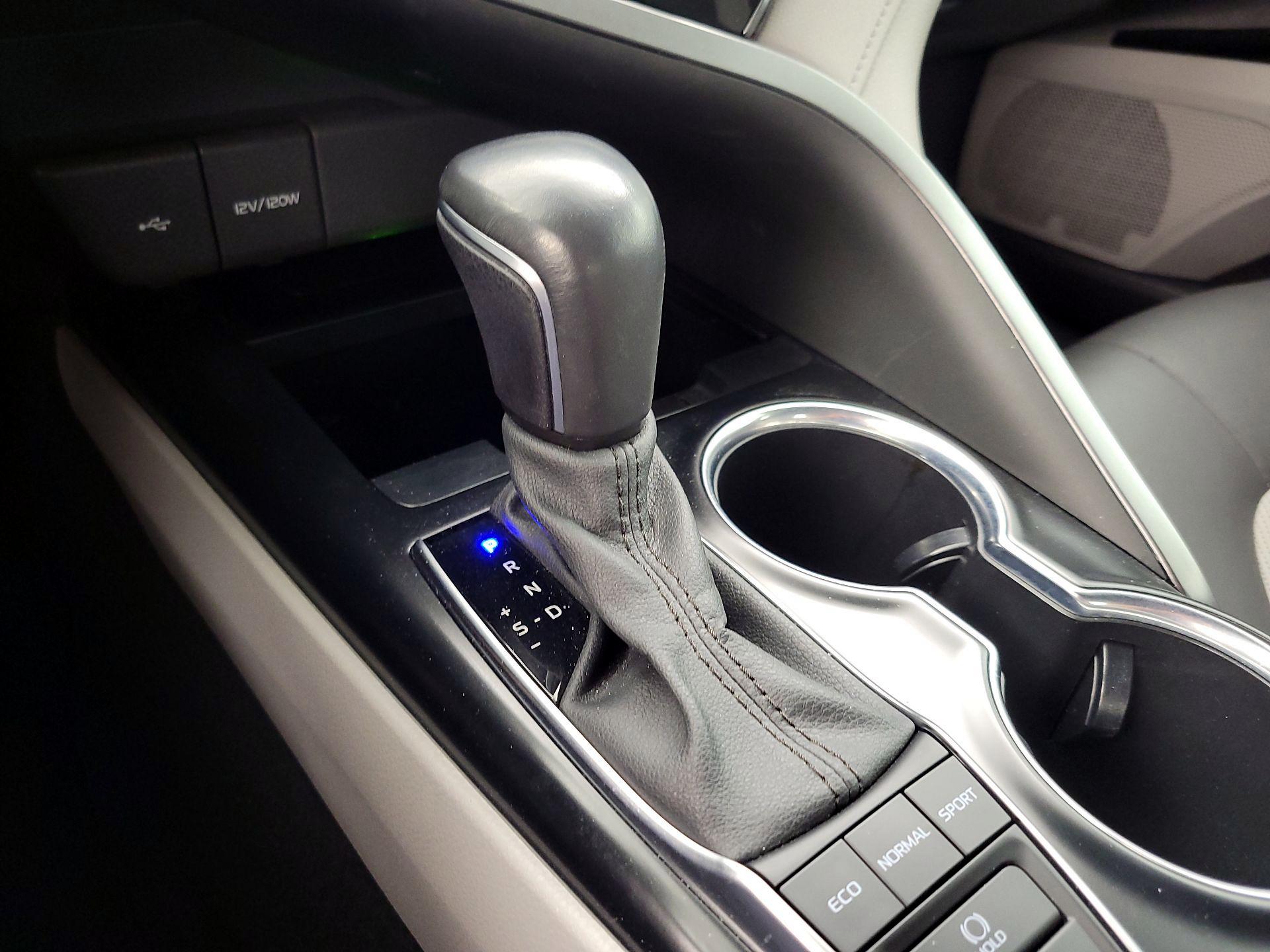 Thumbnail: 2020 Toyota Camry - 18