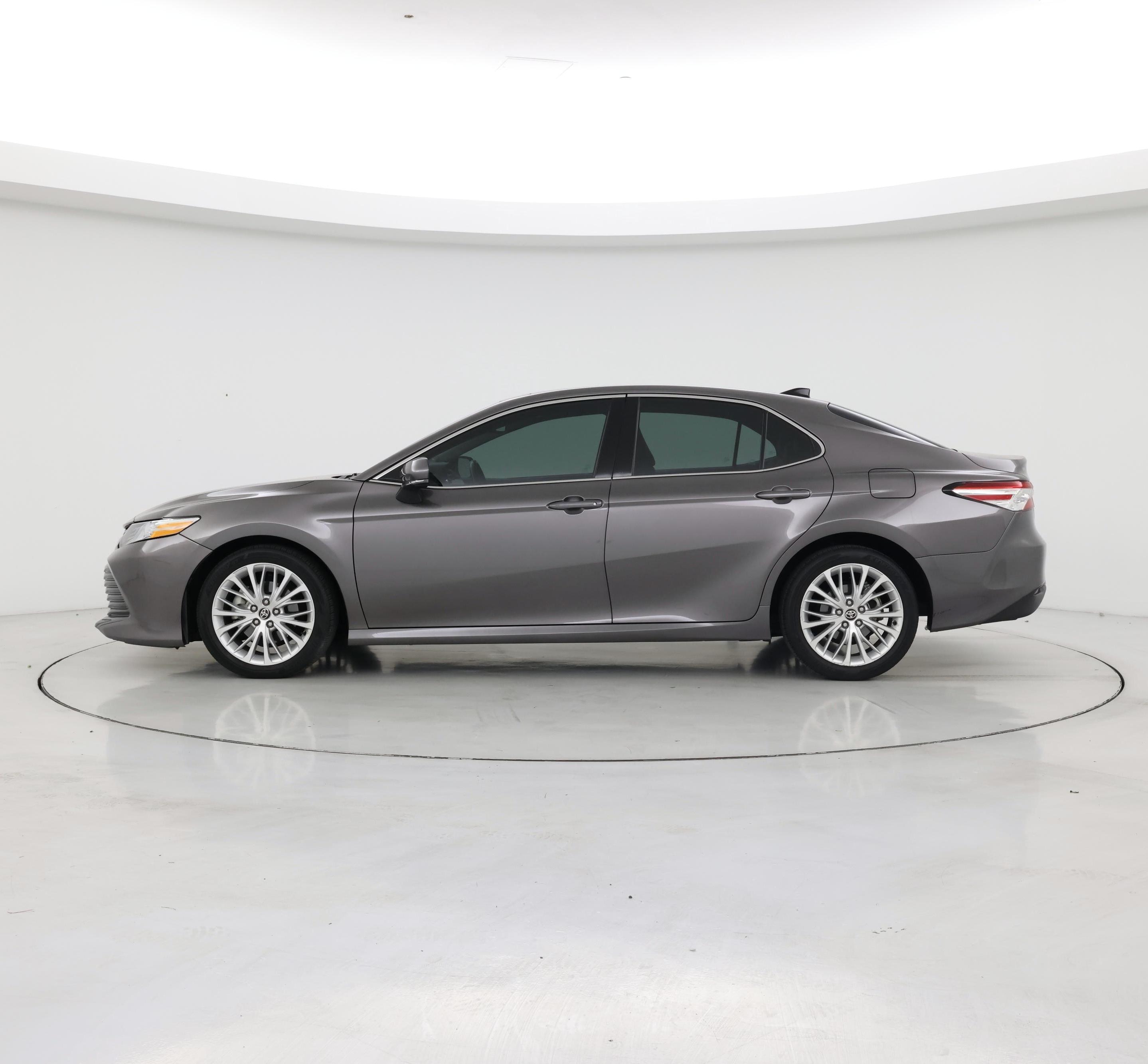 Thumbnail: 2020 Toyota Camry - 3