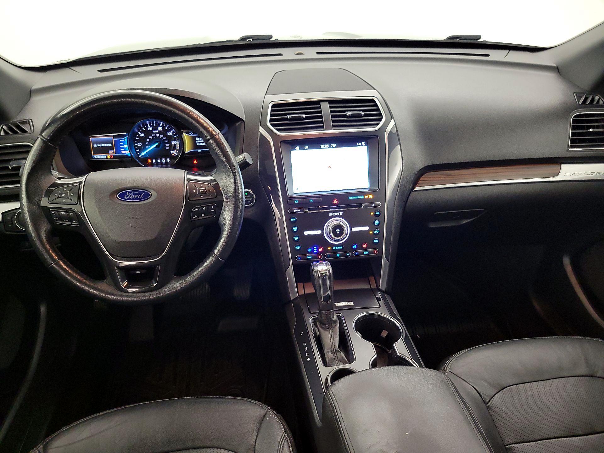 Thumbnail: 2017 Ford Explorer - 9
