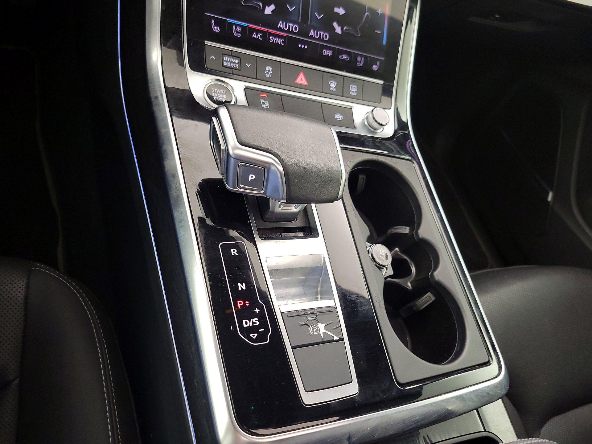 Thumbnail: 2021 Audi Q8 - 18