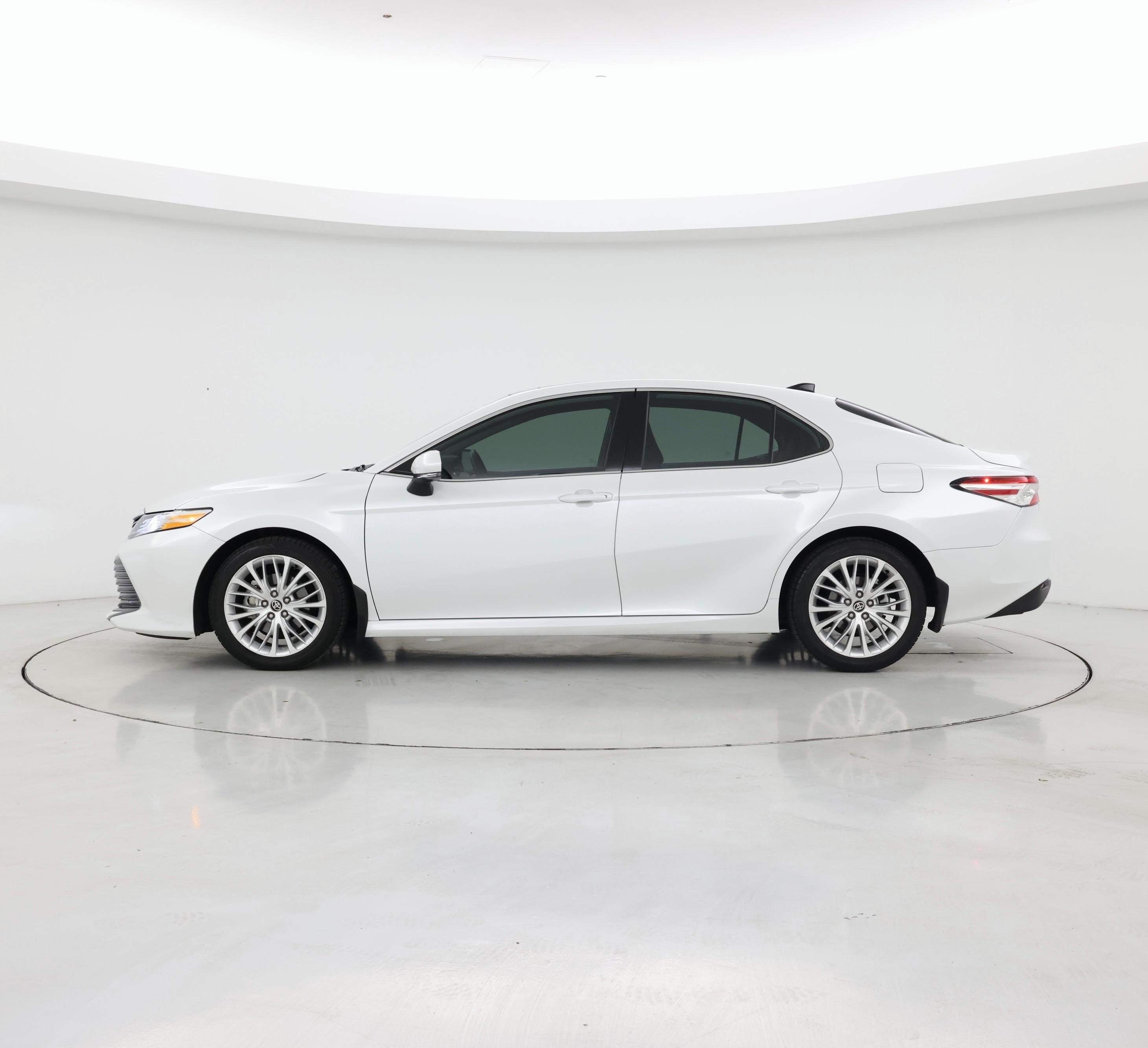 Thumbnail: 2020 Toyota Camry - 3