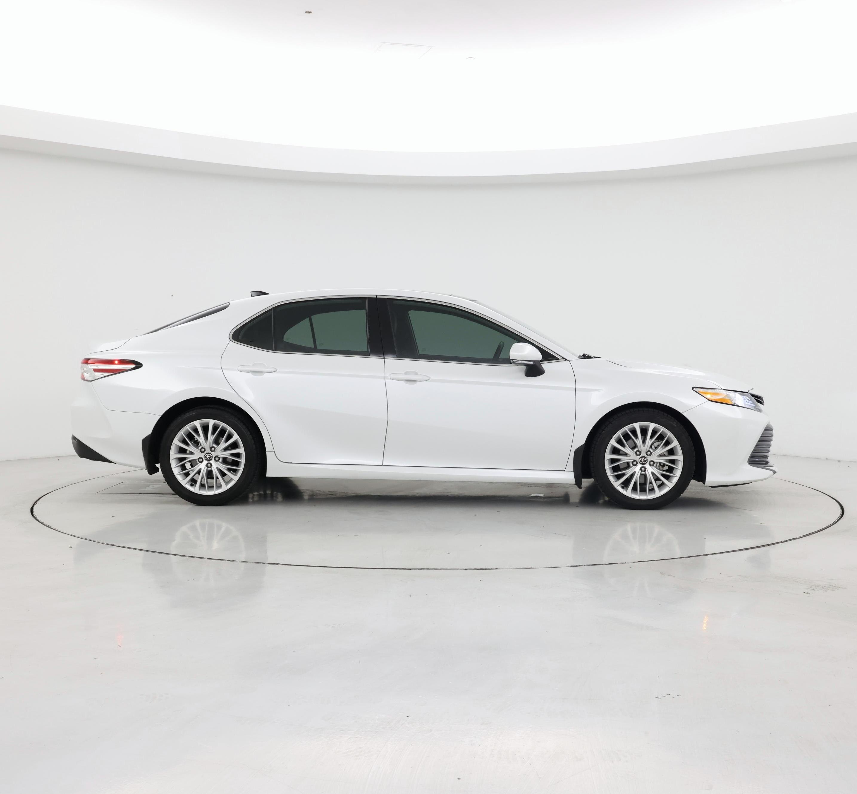 Thumbnail: 2020 Toyota Camry - 7