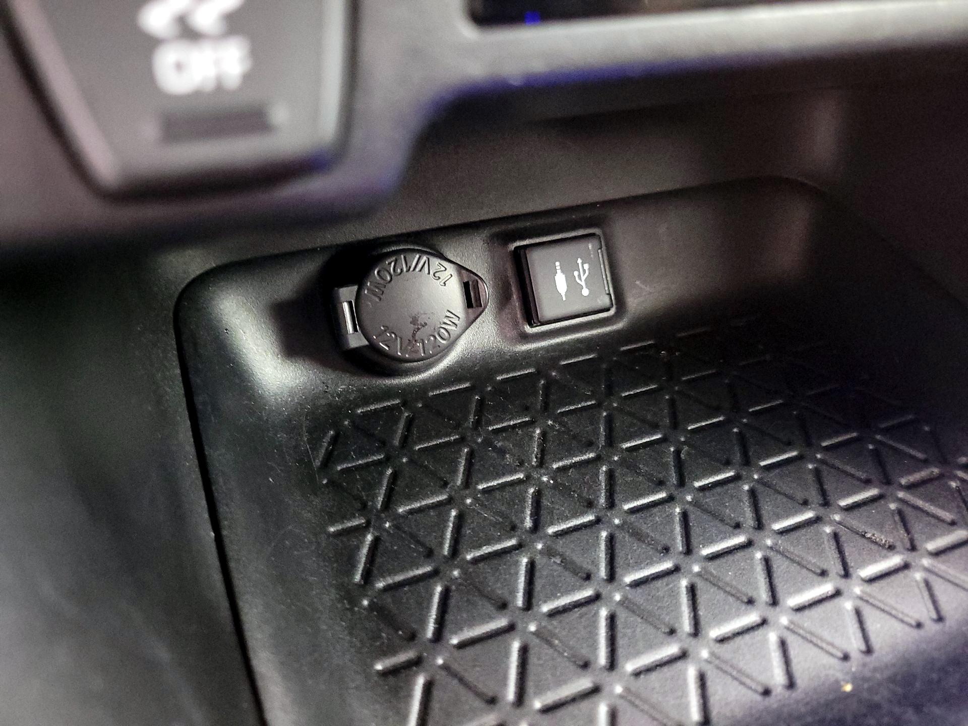 Thumbnail: 2019 Toyota RAV4 - 18