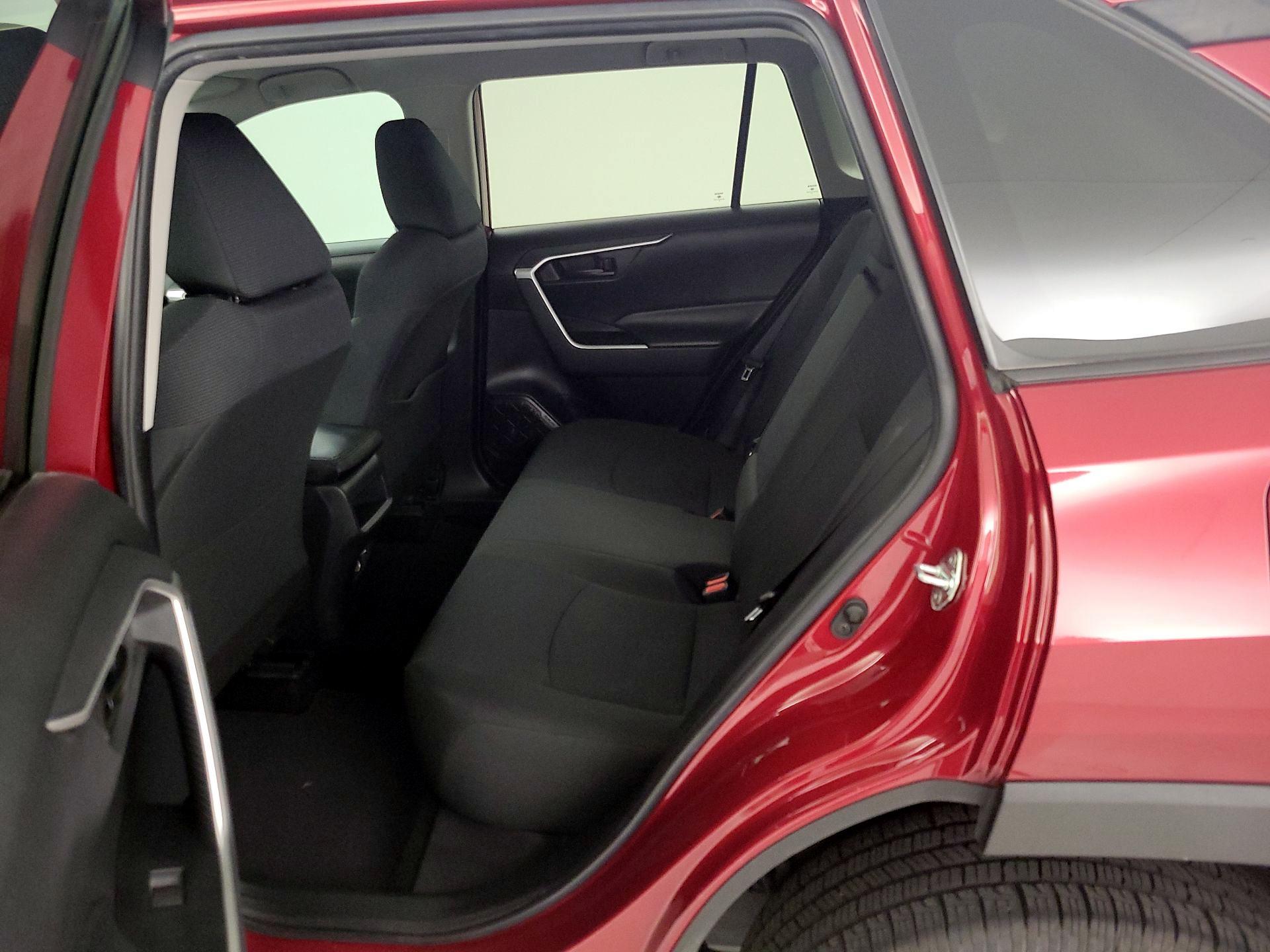 Thumbnail: 2019 Toyota RAV4 - 19