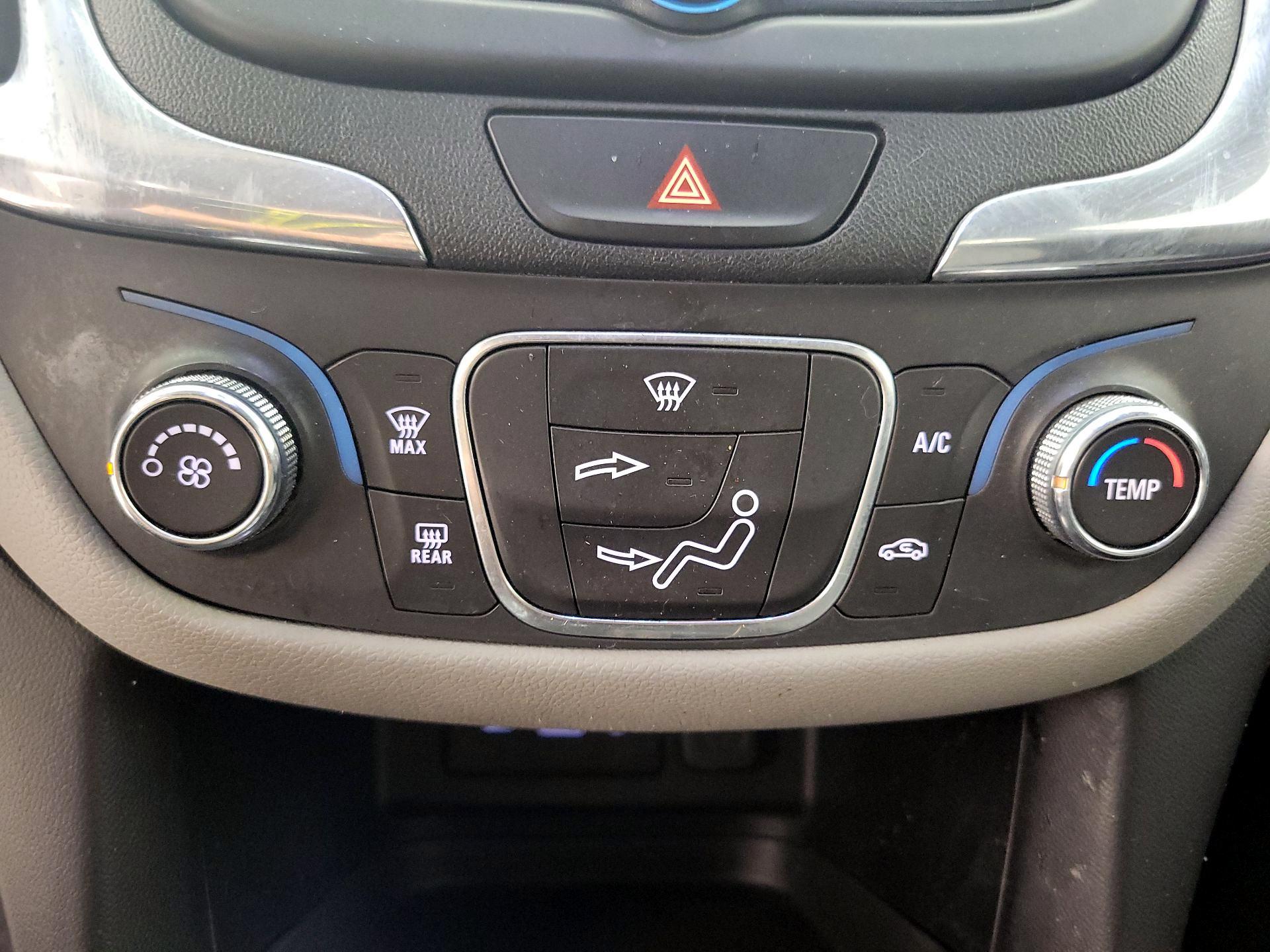 Thumbnail: 2019 Chevrolet Equinox - 16
