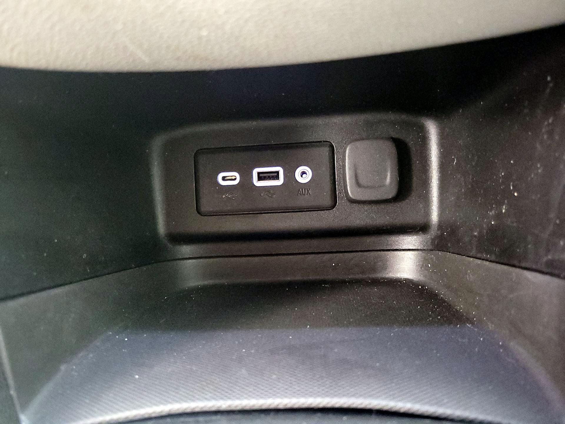 Thumbnail: 2019 Chevrolet Equinox - 18