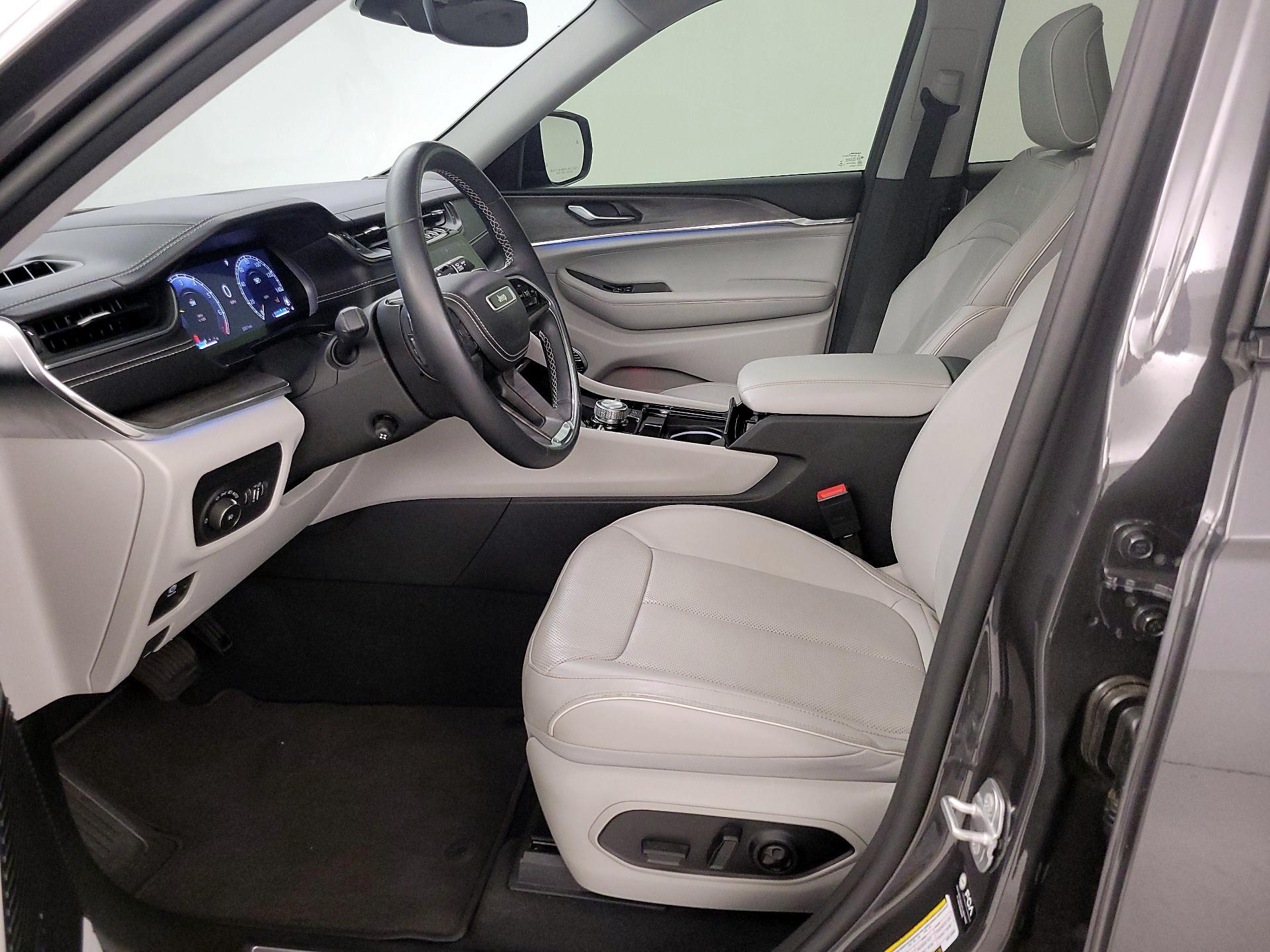 Thumbnail: 2022 Jeep Grand Cherokee - 11