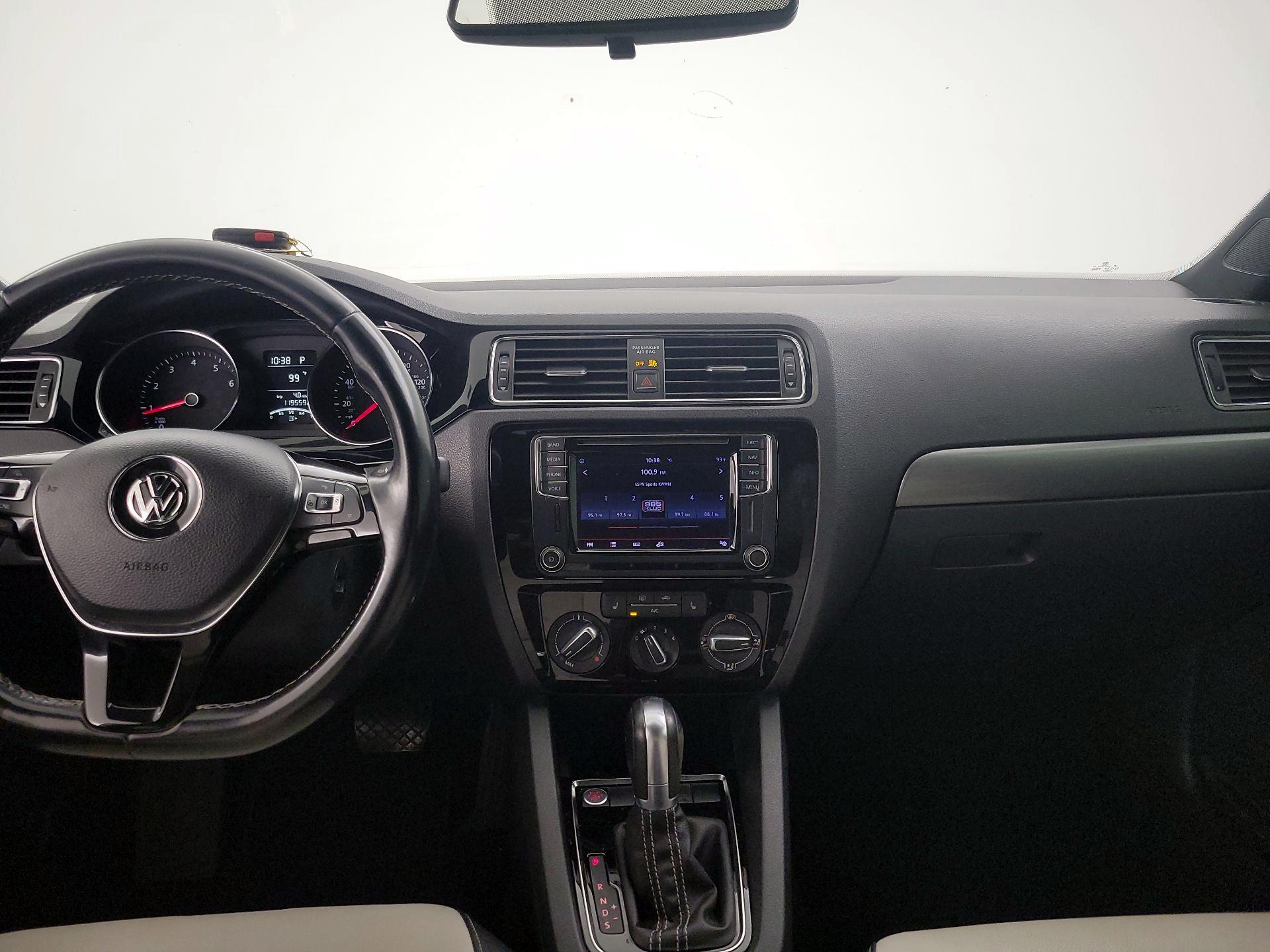 Thumbnail: 2016 Volkswagen Jetta - 9