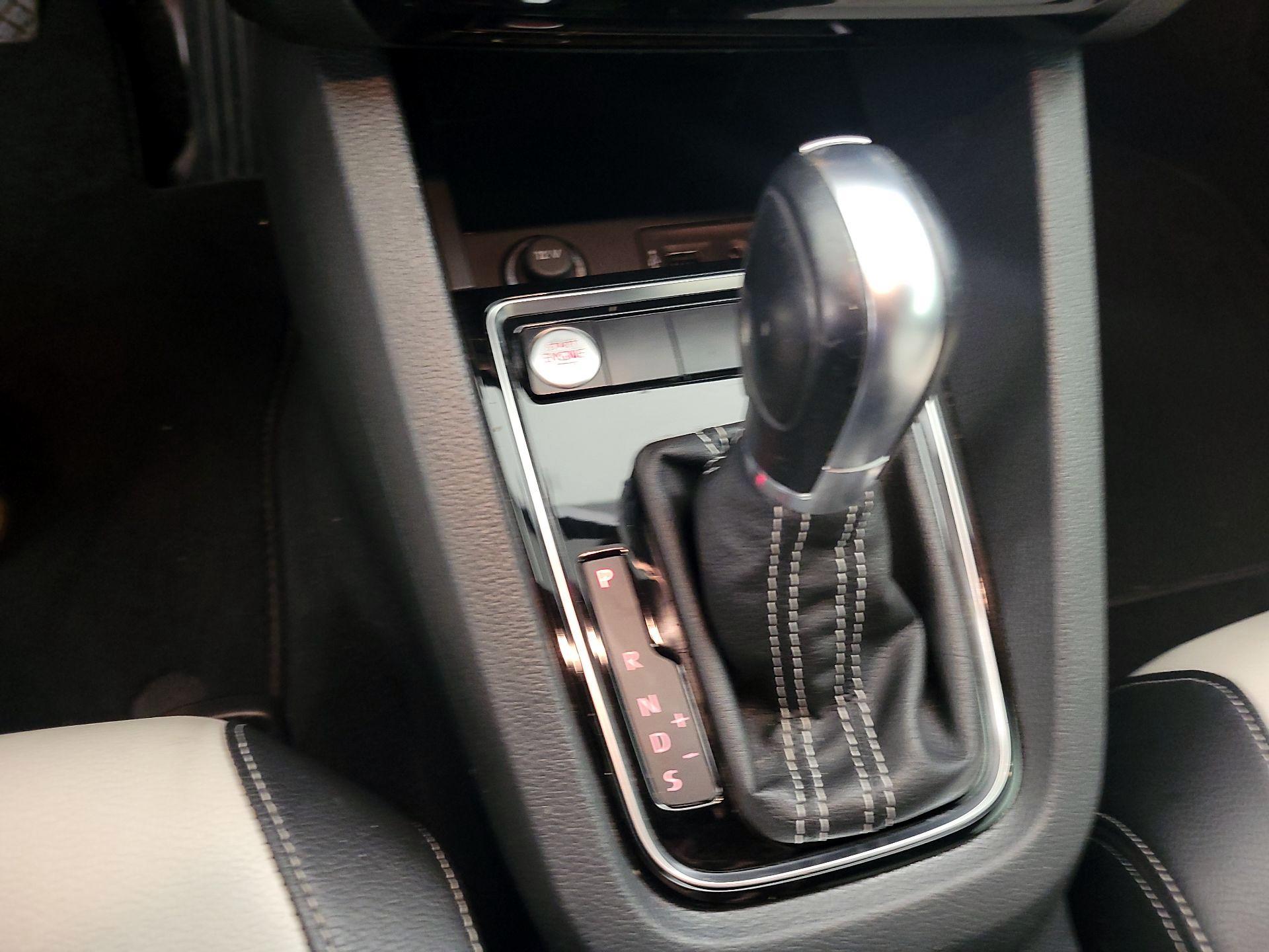 Thumbnail: 2016 Volkswagen Jetta - 18