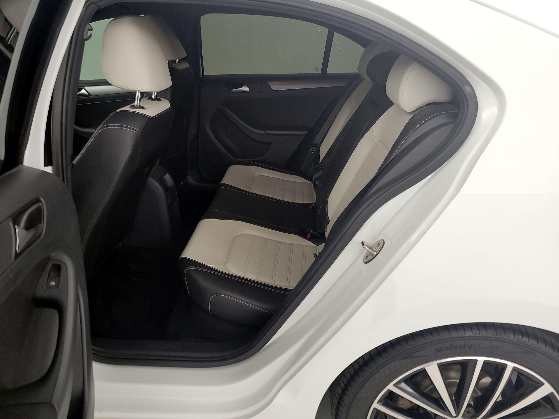 Thumbnail: 2016 Volkswagen Jetta - 20