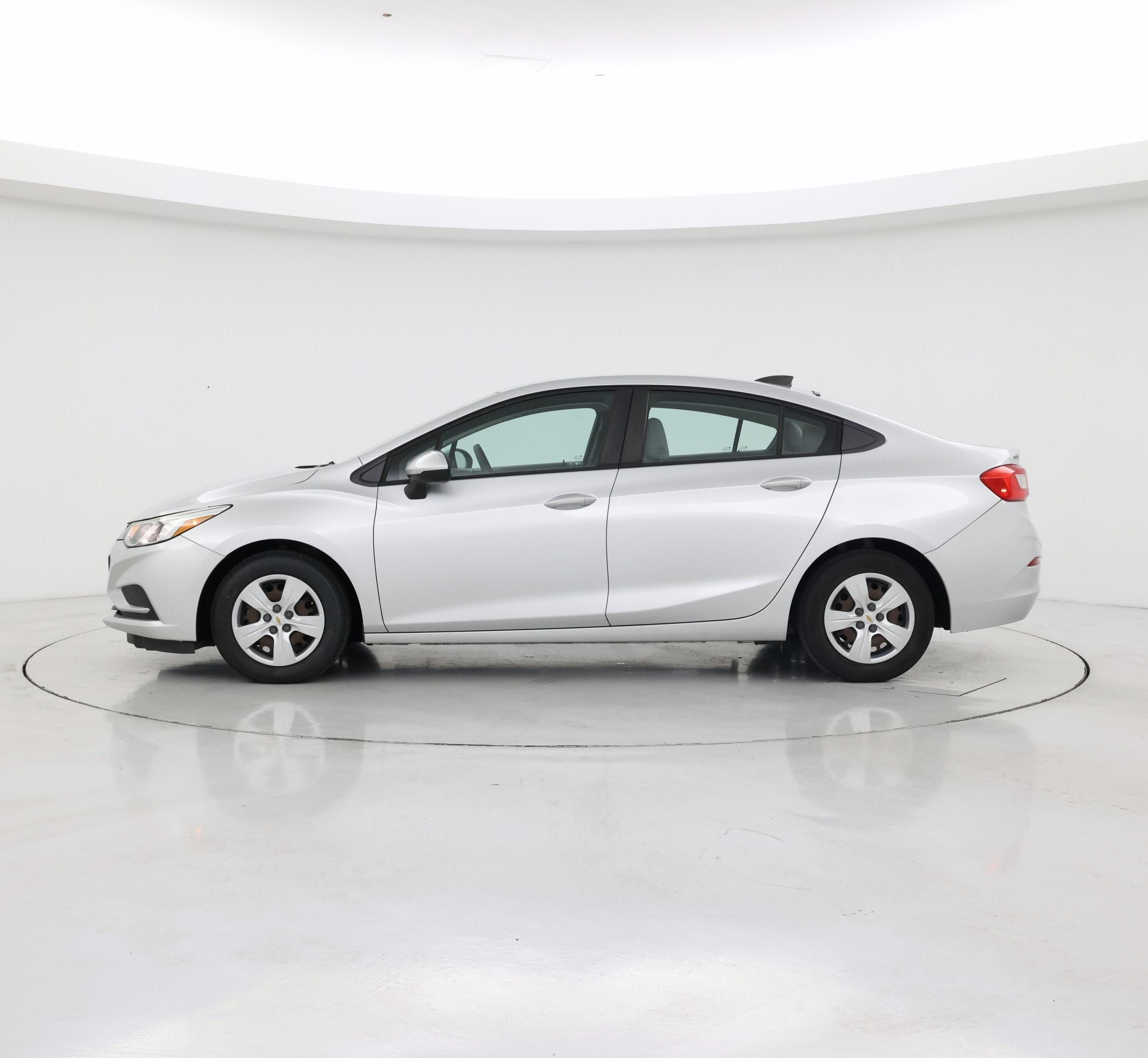 Thumbnail: 2017 Chevrolet Cruze - 3