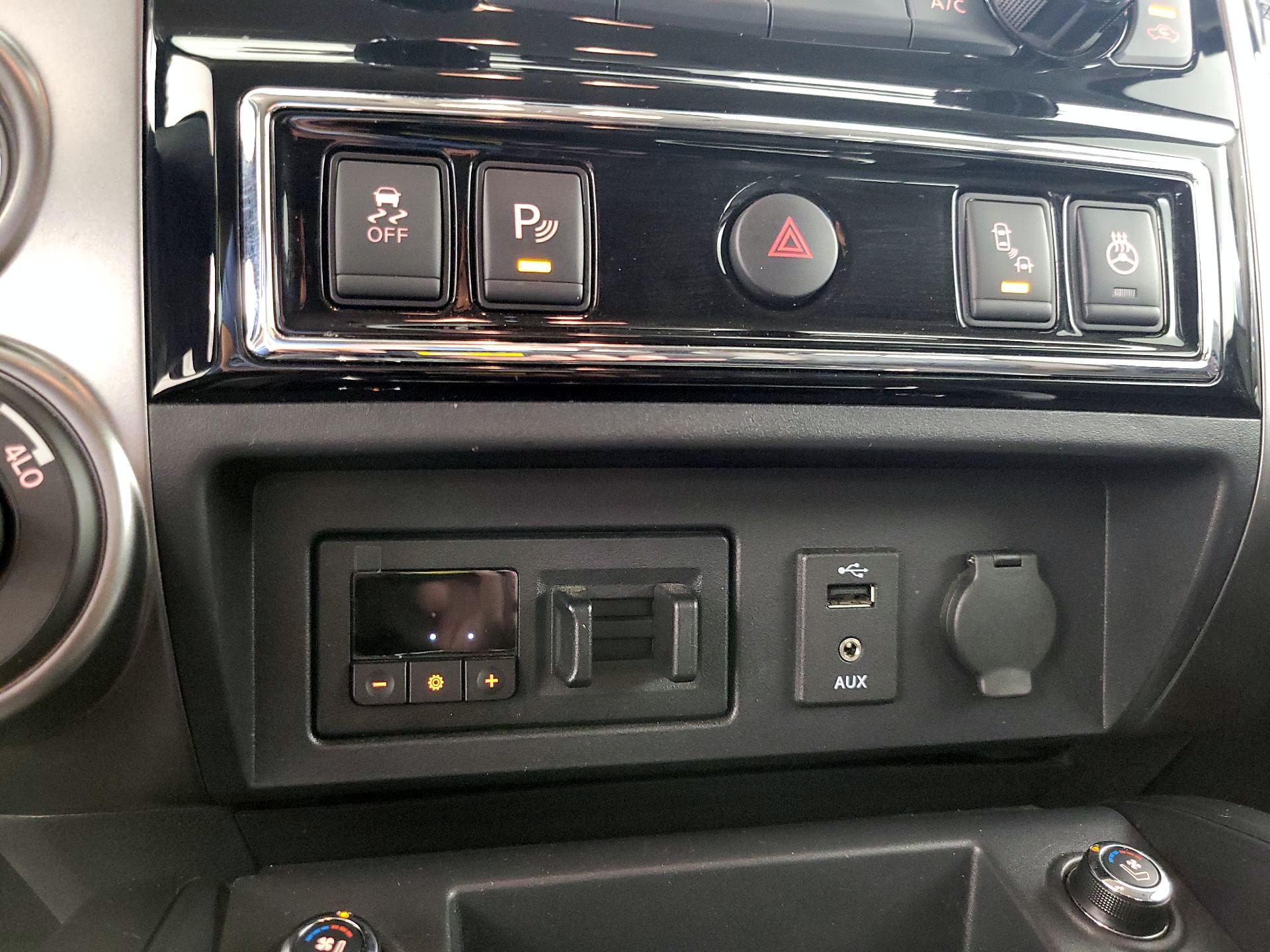 Thumbnail: 2017 Nissan Titan - 17