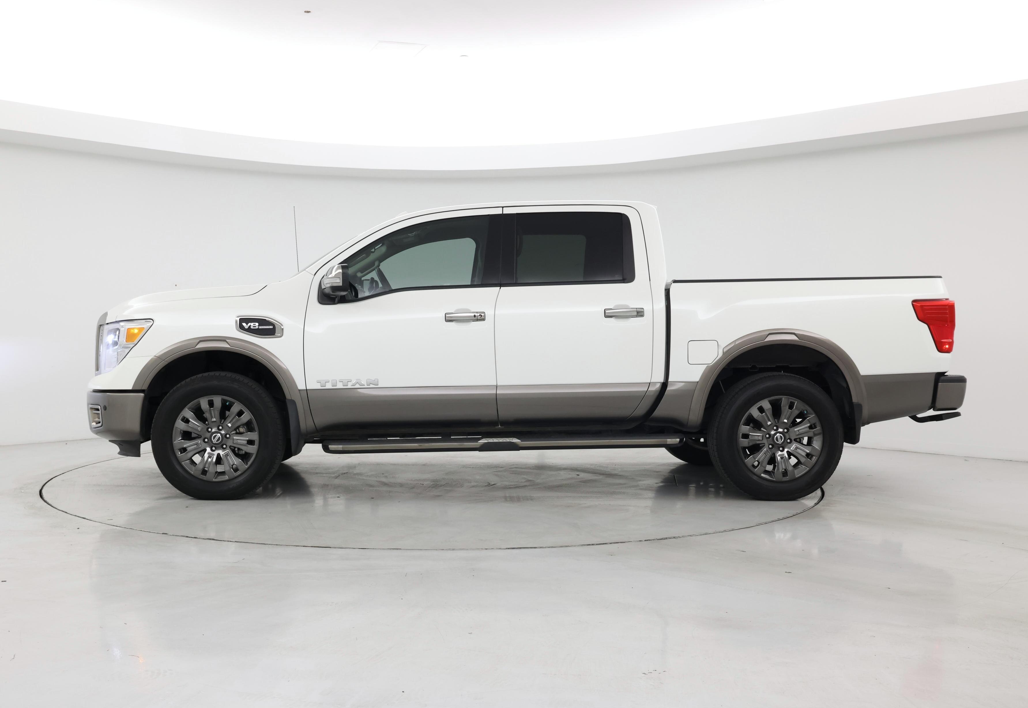 Thumbnail: 2017 Nissan Titan - 3