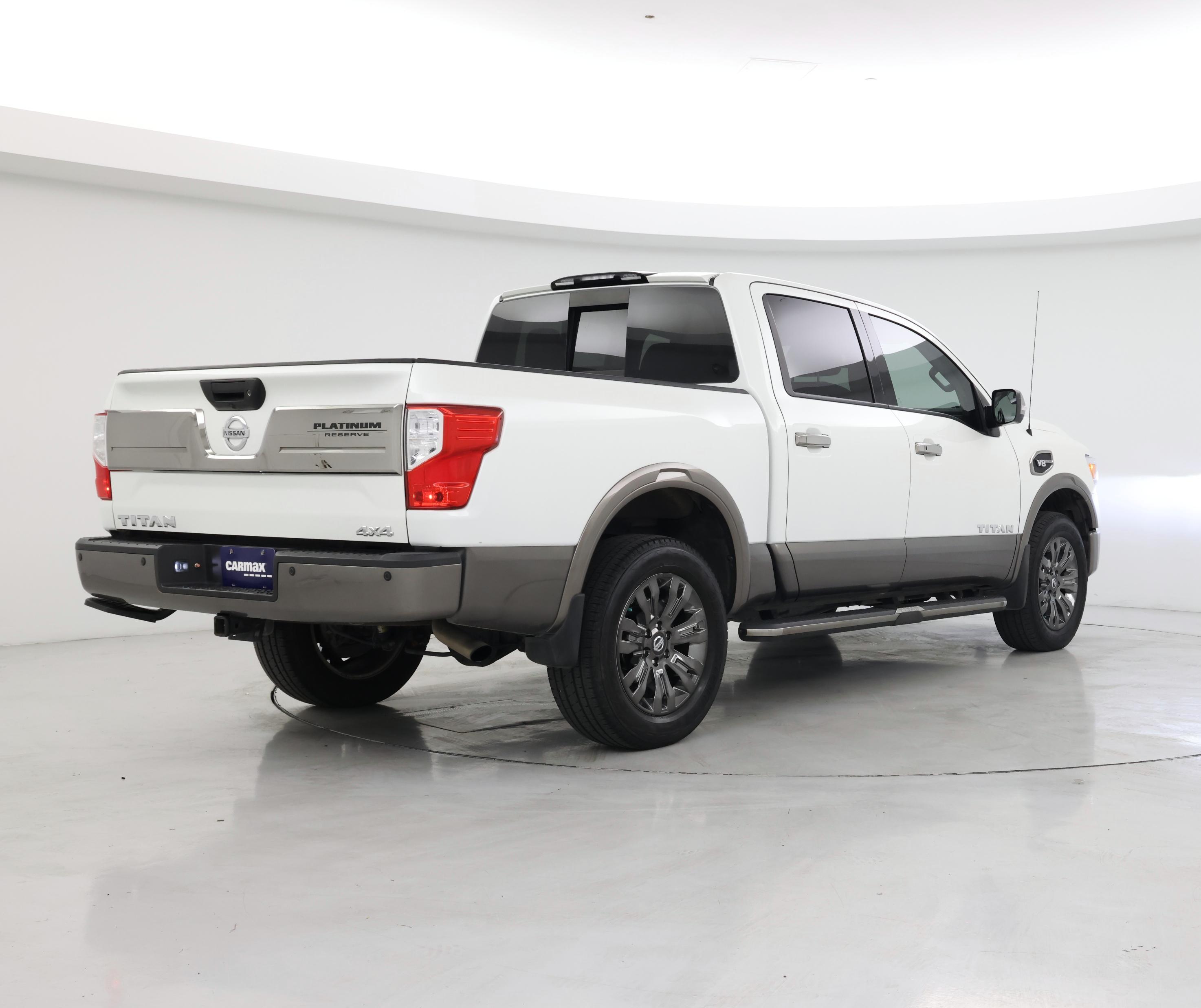Thumbnail: 2017 Nissan Titan - 8