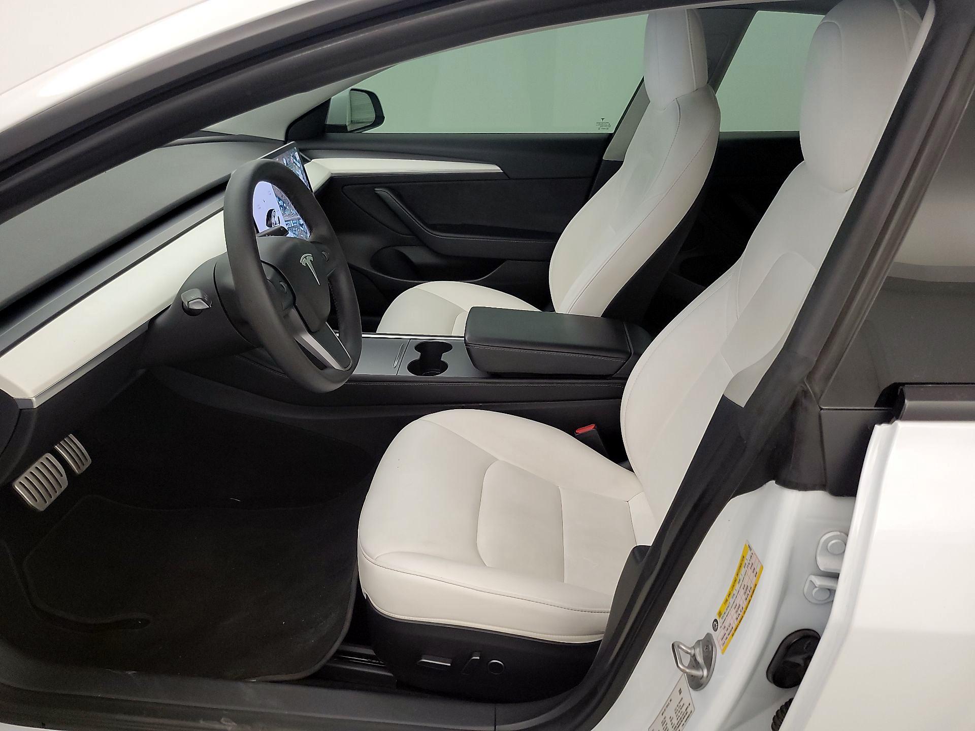 Thumbnail: 2022 Tesla Model 3 - 11