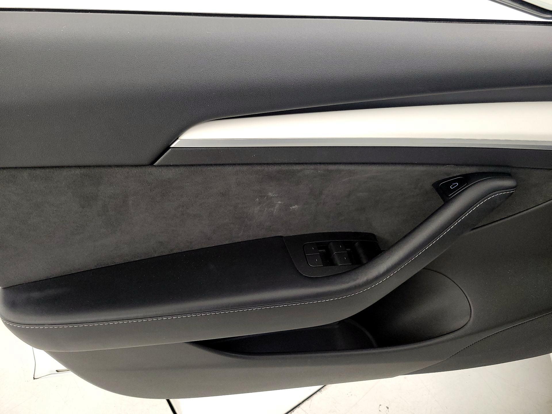 Thumbnail: 2022 Tesla Model 3 - 12