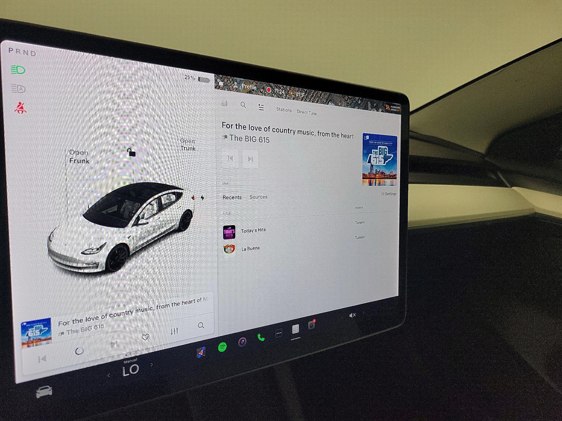 Thumbnail: 2022 Tesla Model 3 - 15