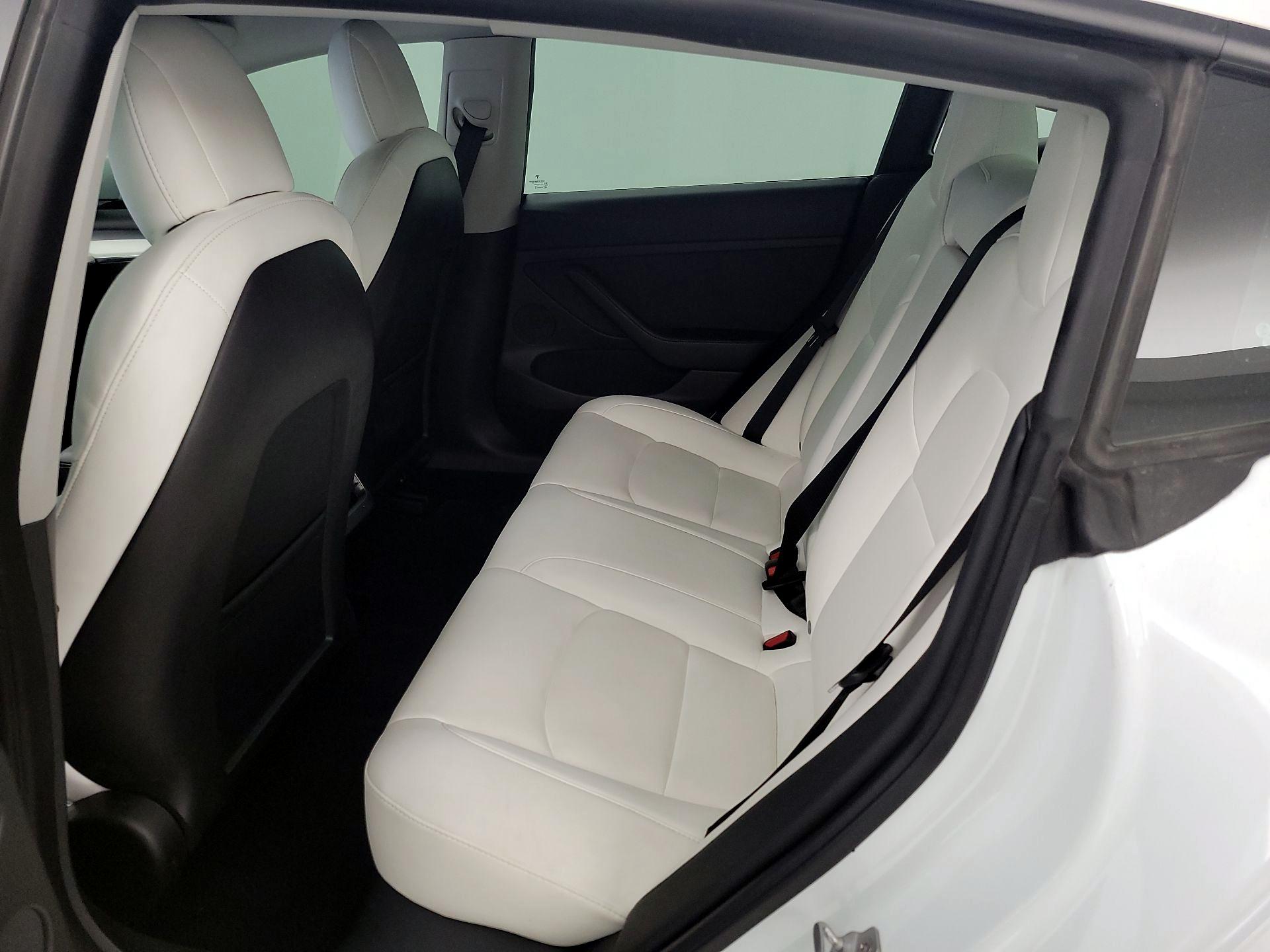 Thumbnail: 2022 Tesla Model 3 - 19