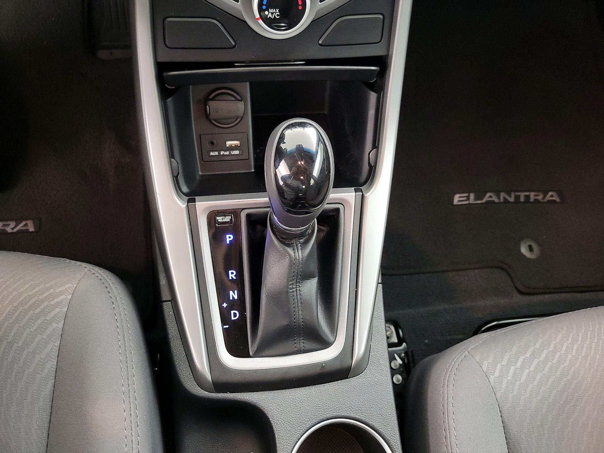 Thumbnail: 2016 Hyundai Elantra - 17