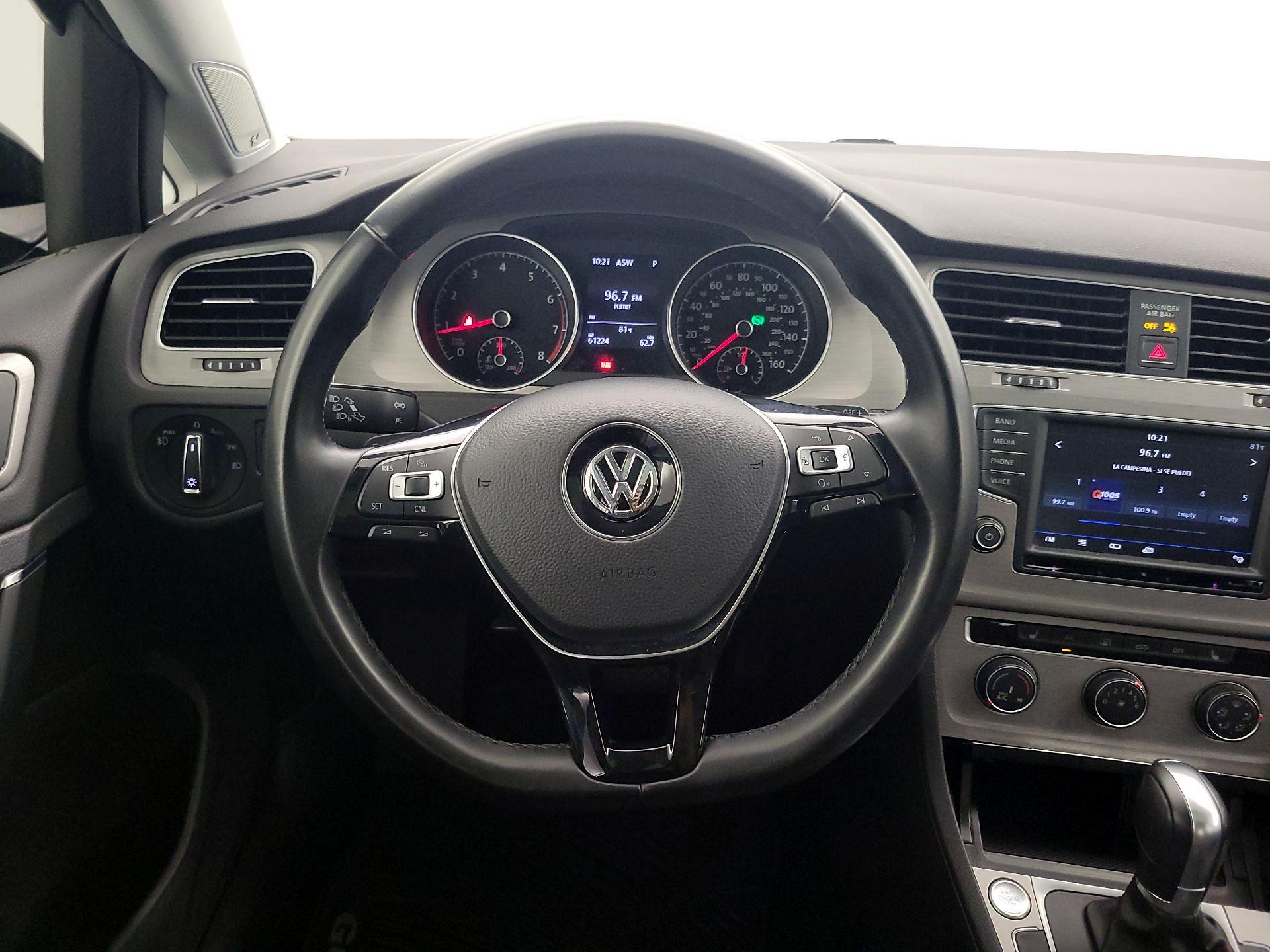 Thumbnail: 2017 Volkswagen Golf - 10