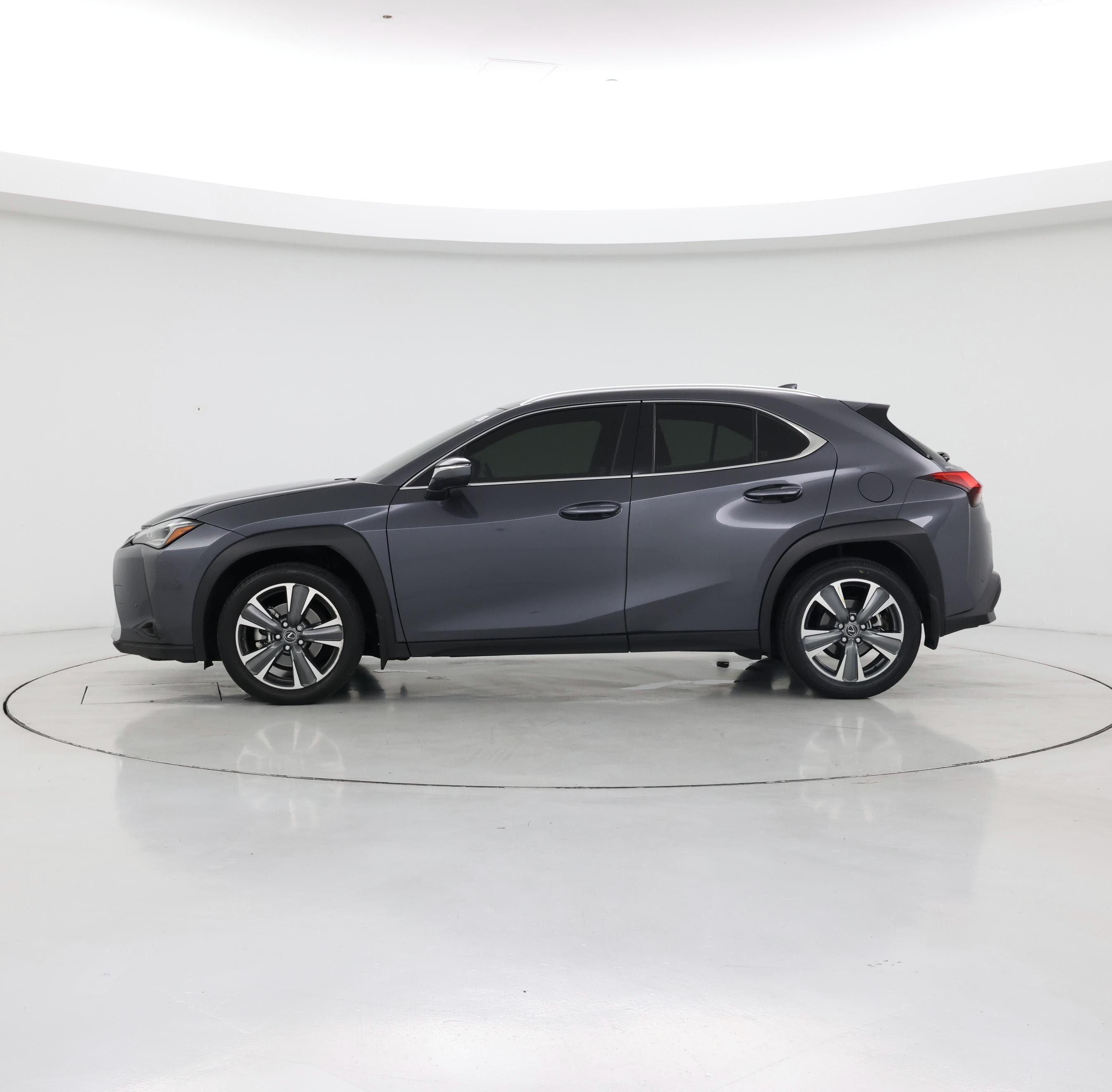 Thumbnail: 2022 Lexus UX - 3