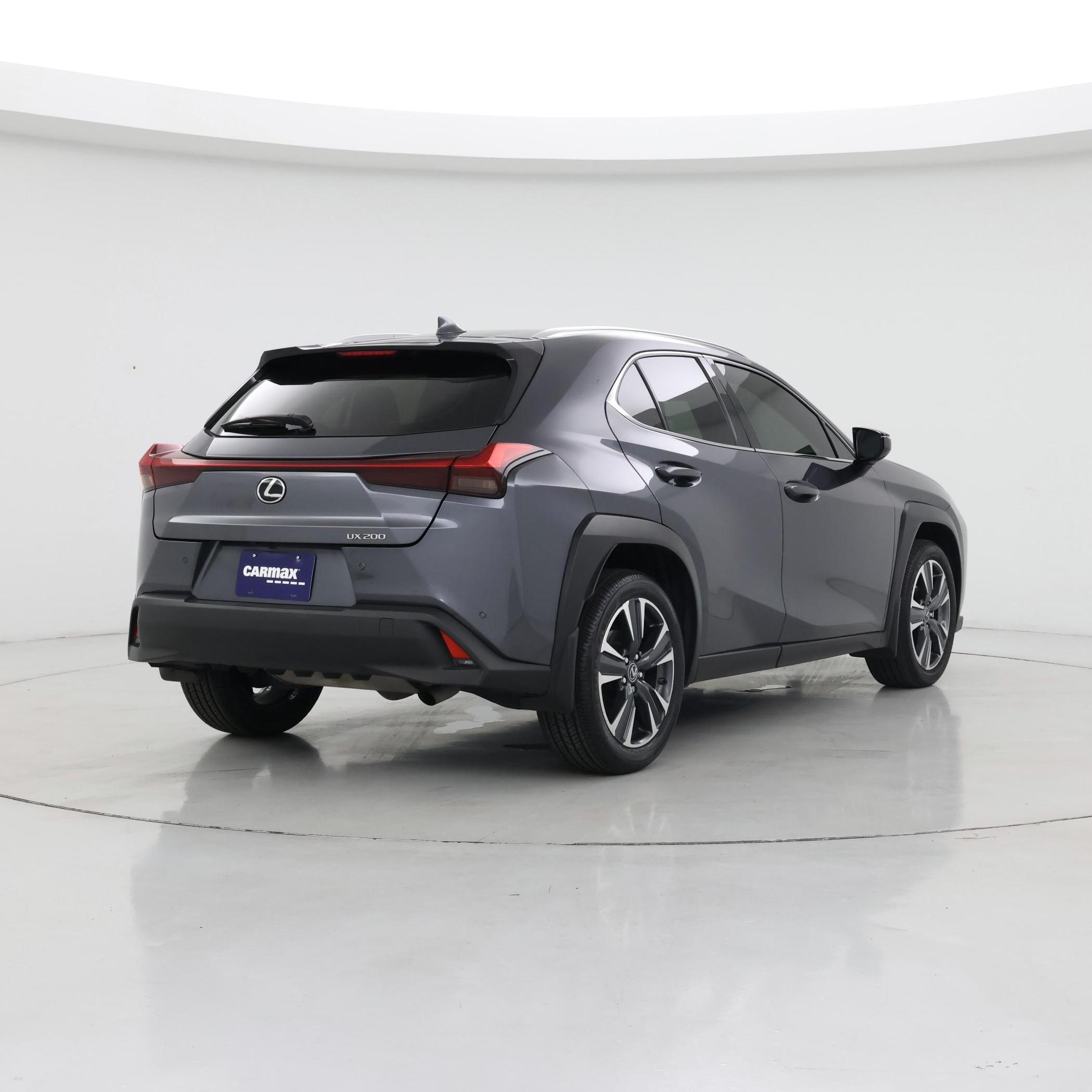 Thumbnail: 2022 Lexus UX - 8