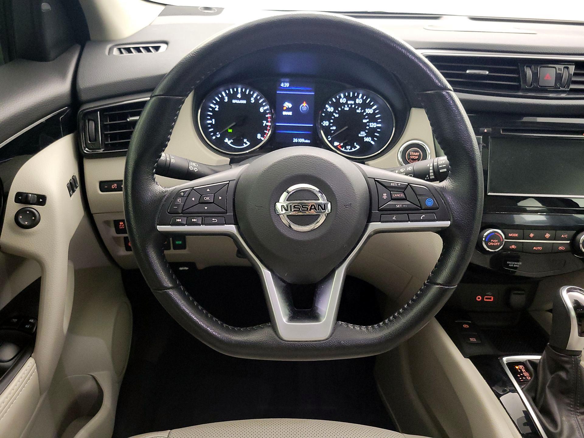 Thumbnail: 2021 Nissan Rogue Sport - 10