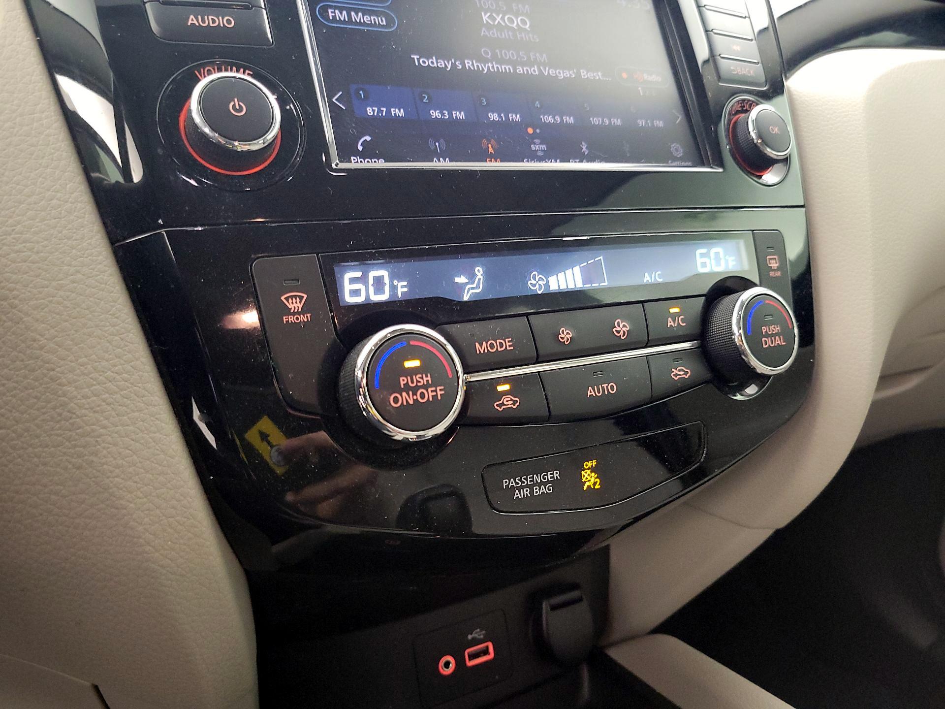 Thumbnail: 2021 Nissan Rogue Sport - 17