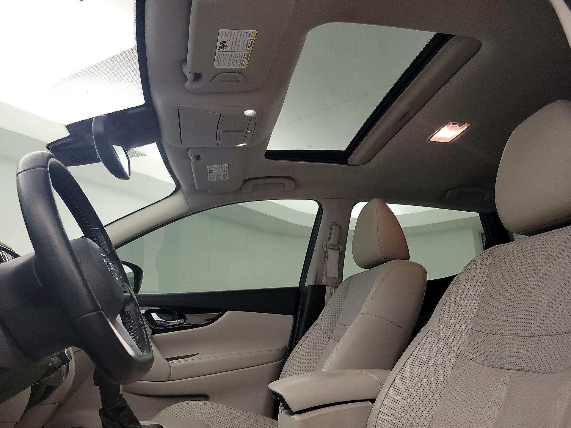 Thumbnail: 2021 Nissan Rogue Sport - 20