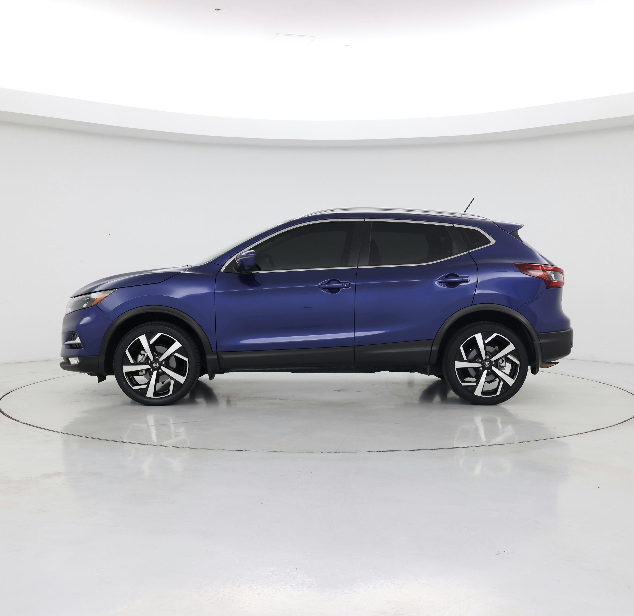 Thumbnail: 2021 Nissan Rogue Sport - 3