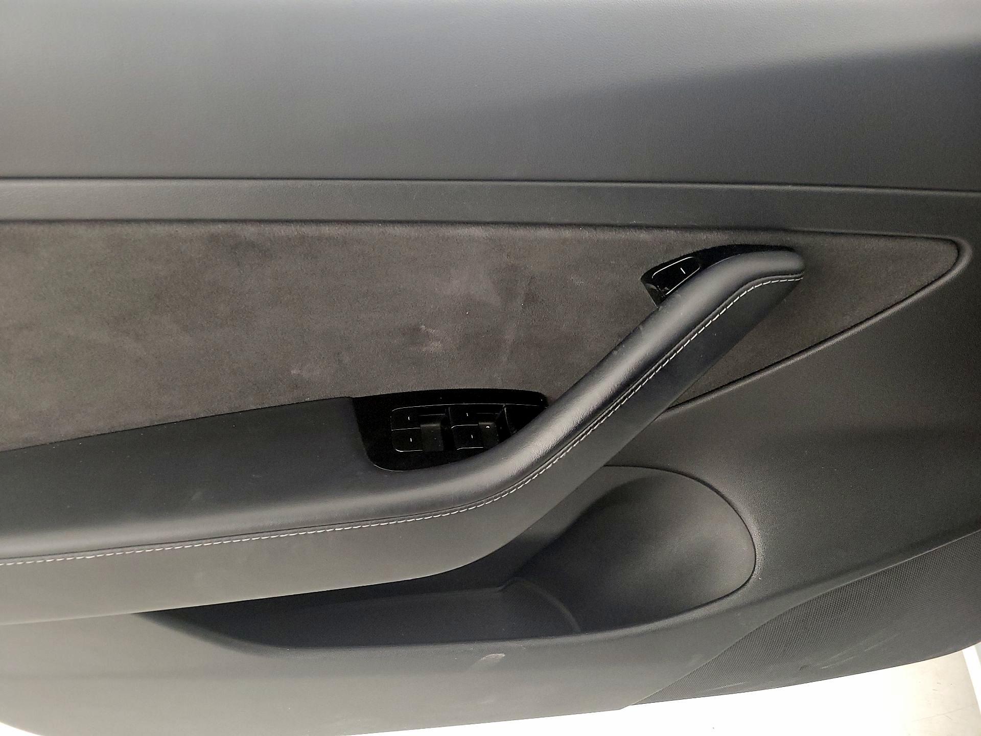 Thumbnail: 2020 Tesla Model 3 - 12