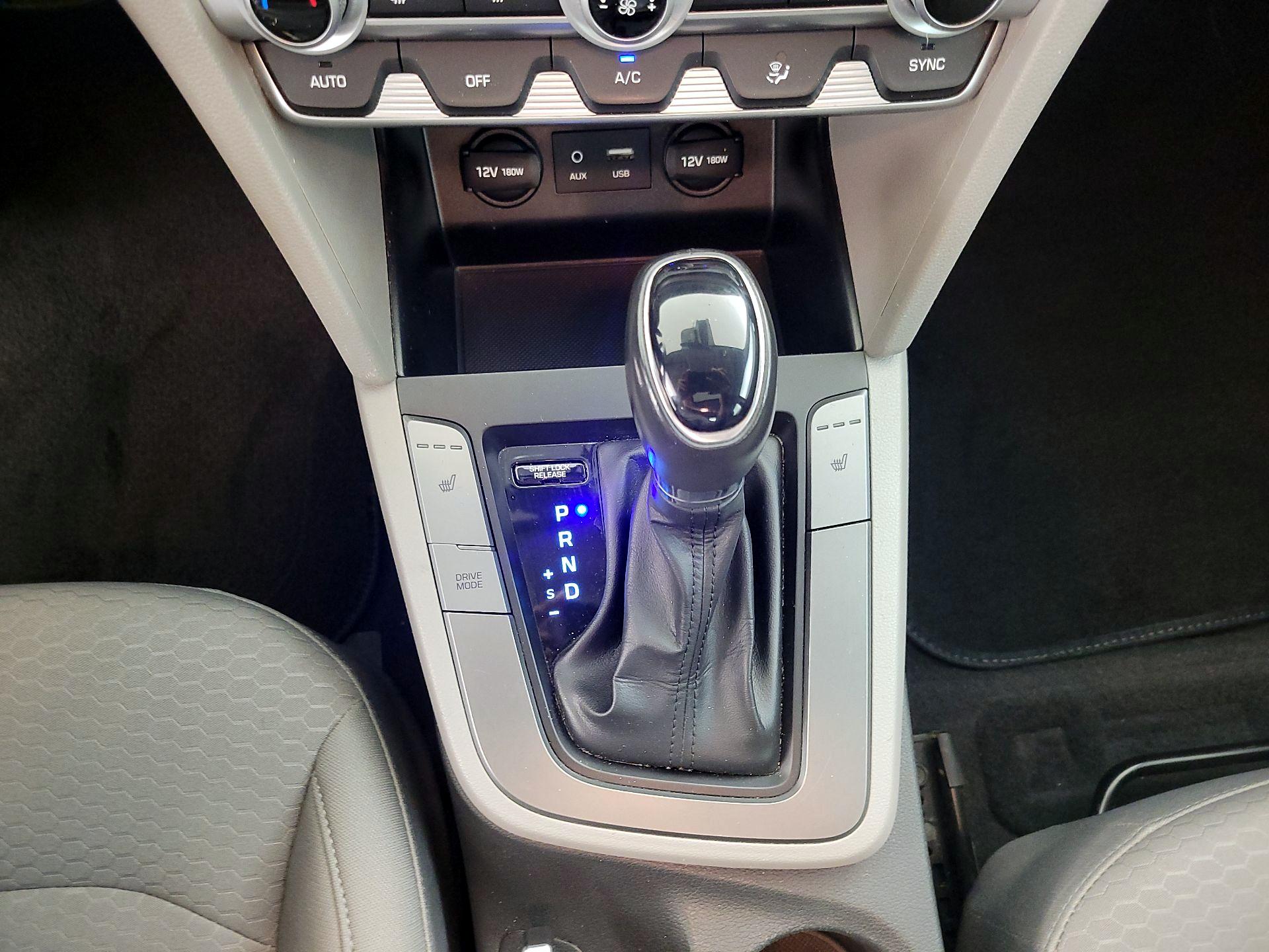 Thumbnail: 2020 Hyundai Elantra - 17