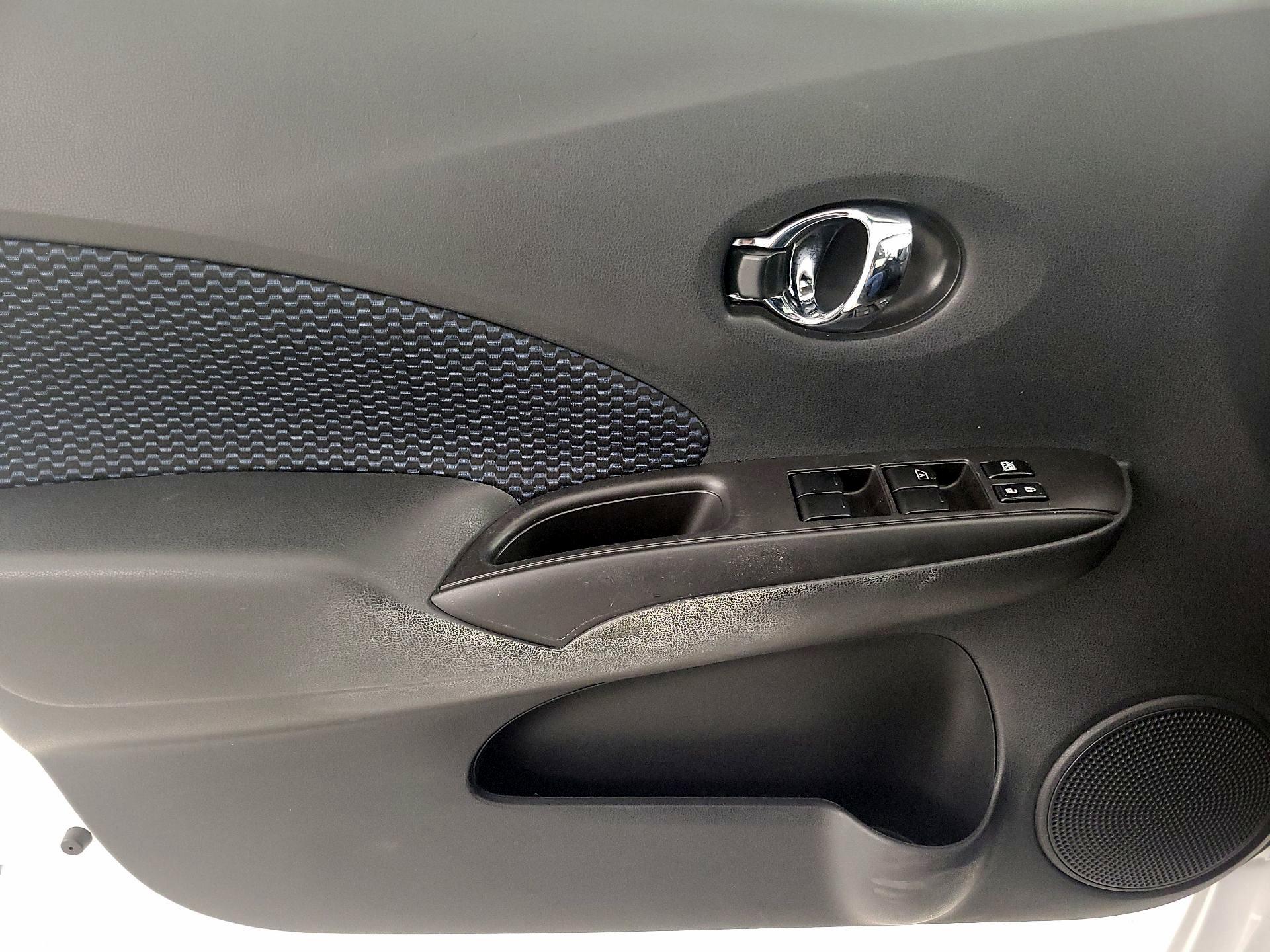 Thumbnail: 2016 Nissan Versa Note - 12