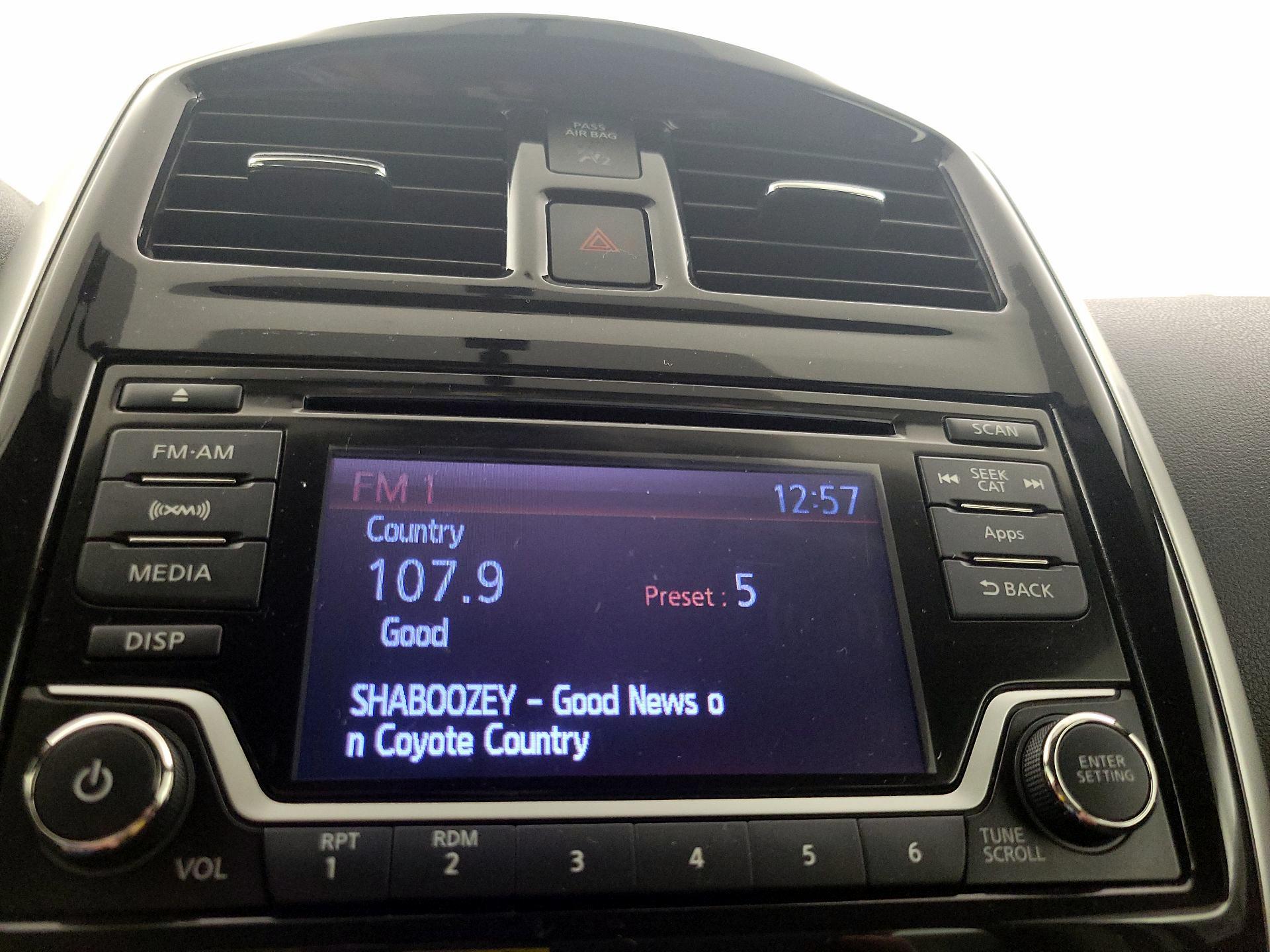 Thumbnail: 2016 Nissan Versa Note - 15