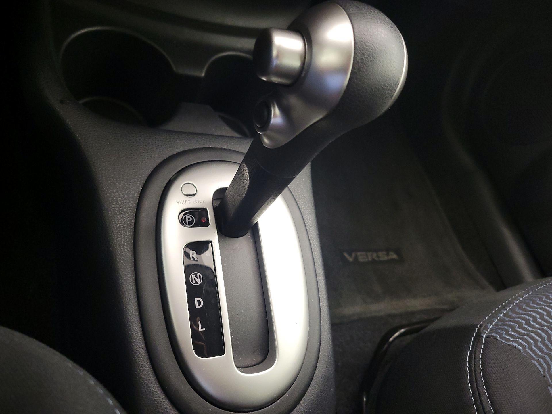 Thumbnail: 2016 Nissan Versa Note - 17