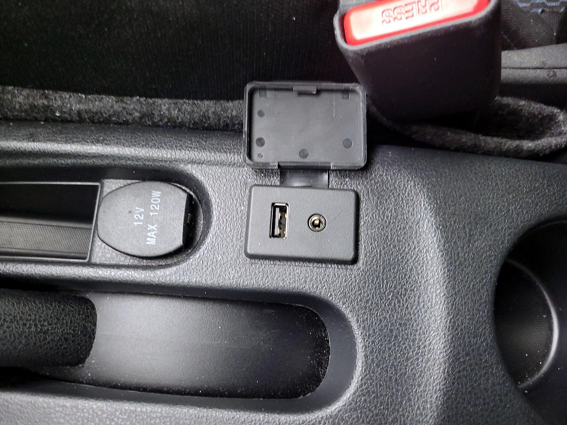 Thumbnail: 2016 Nissan Versa Note - 18