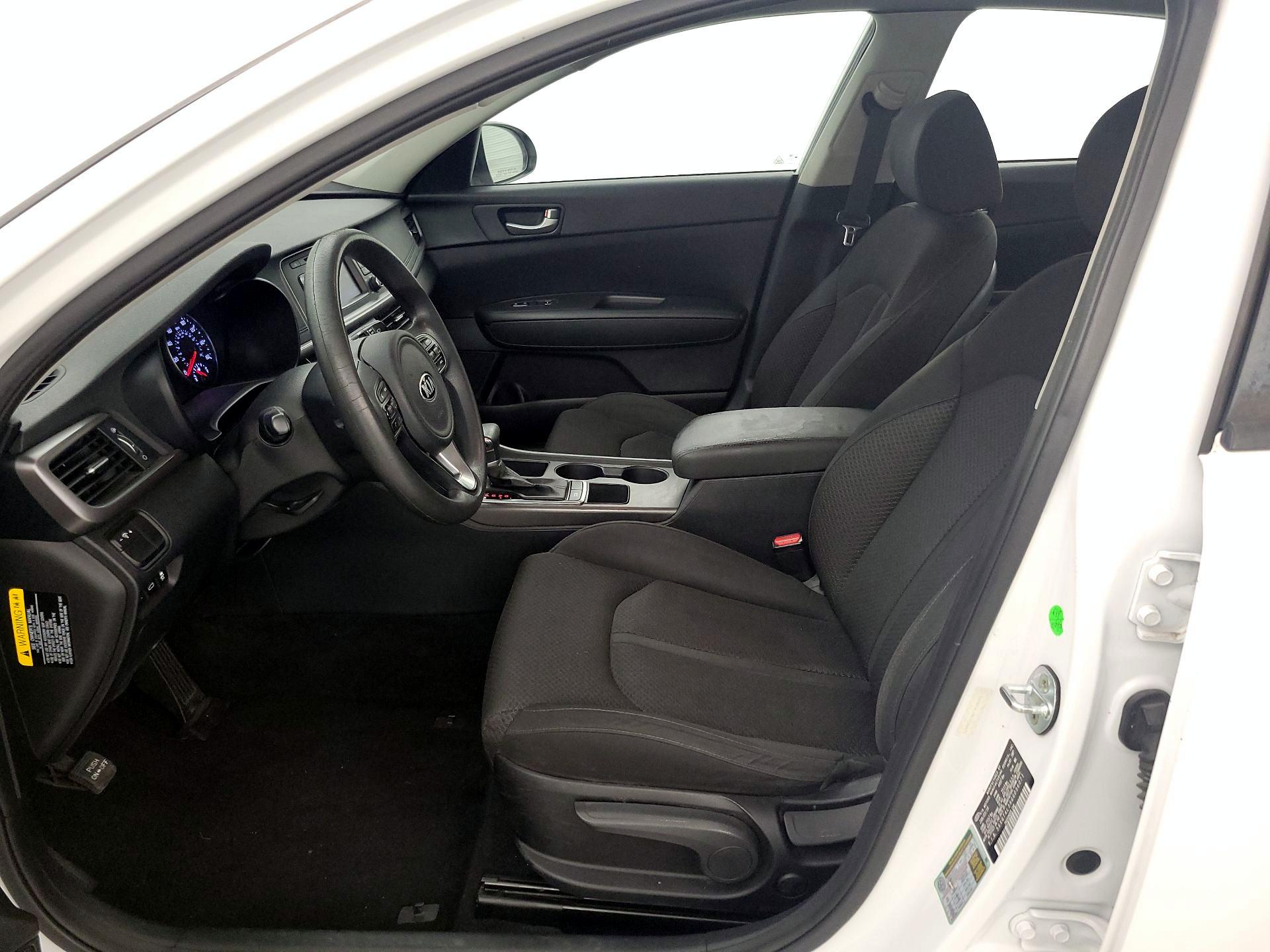 Thumbnail: 2016 Kia Optima - 11