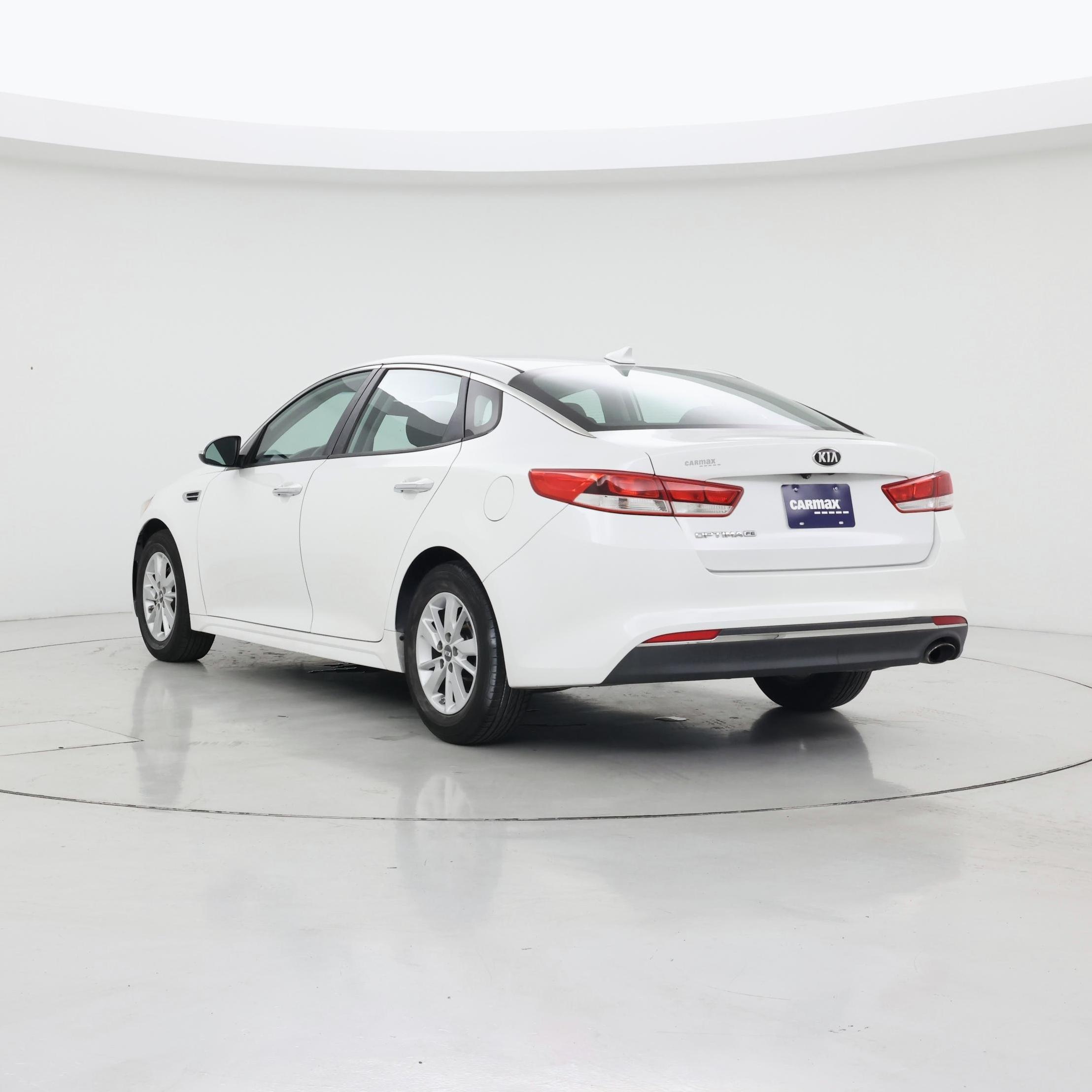Thumbnail: 2016 Kia Optima - 2